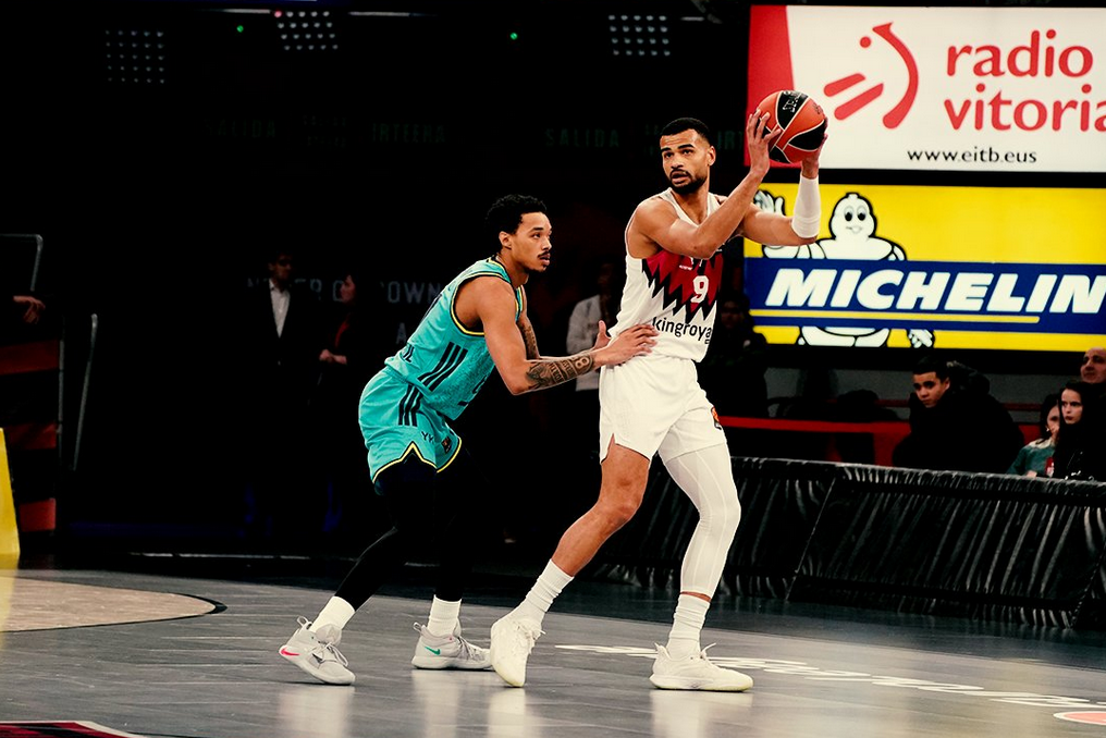 Fenerbahçe se Impone al Baskonia en un Encuentro de Euroliga con Emoción hasta el Final