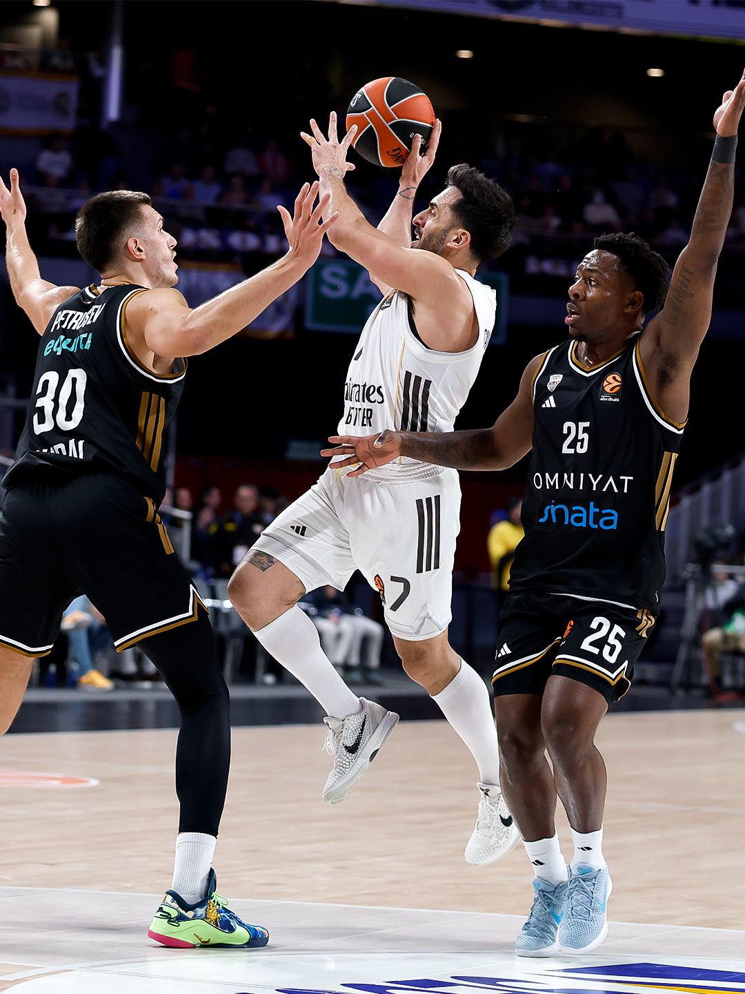 Real Madrid Logra una Espectacular Remontada y Acelera en la Euroliga: 107-93 Ante Dubái Basketball