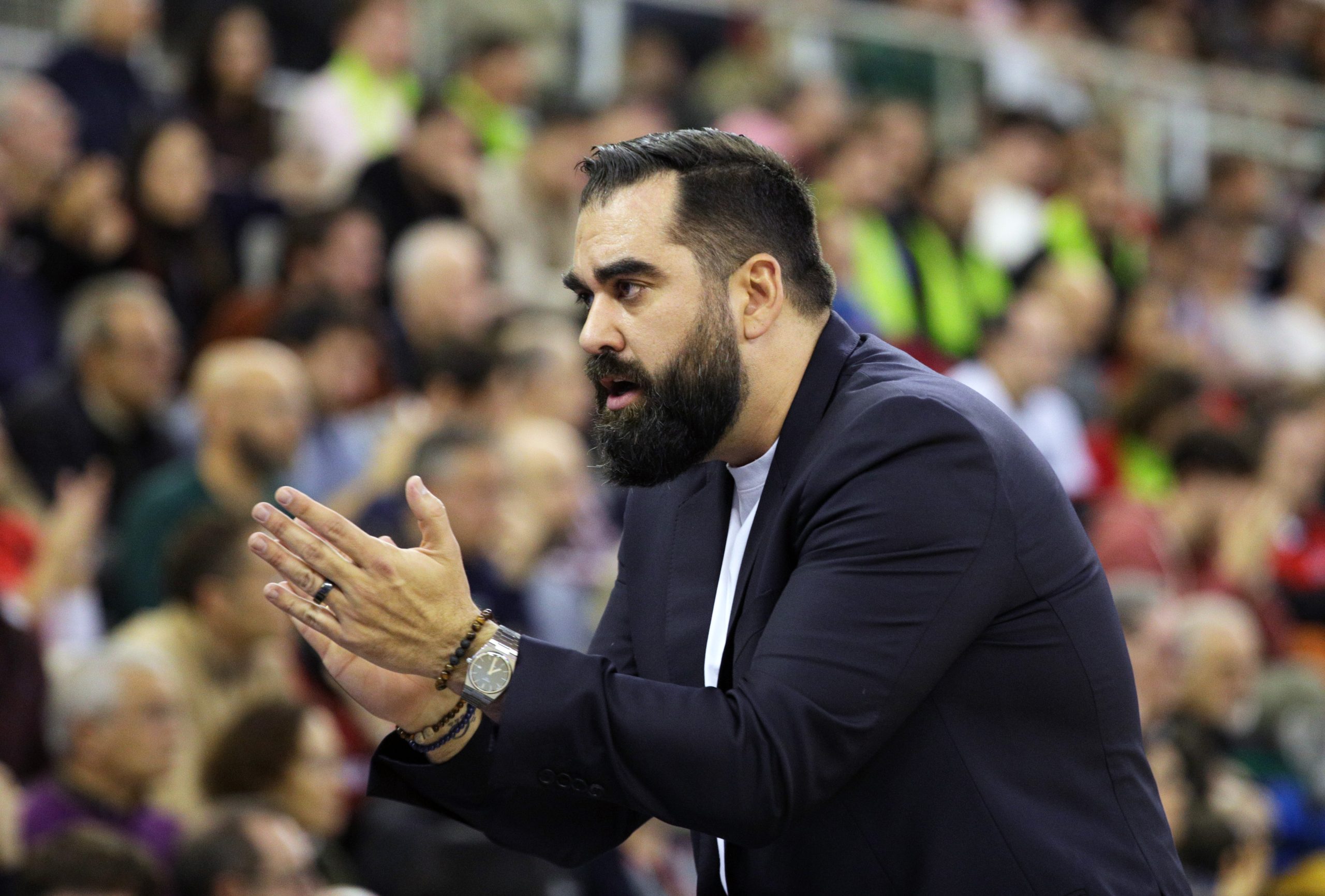 Ramón Díaz asume la responsabilidad tras la derrota del Covirán Granada: Un adiós incierto en la Liga Endesa