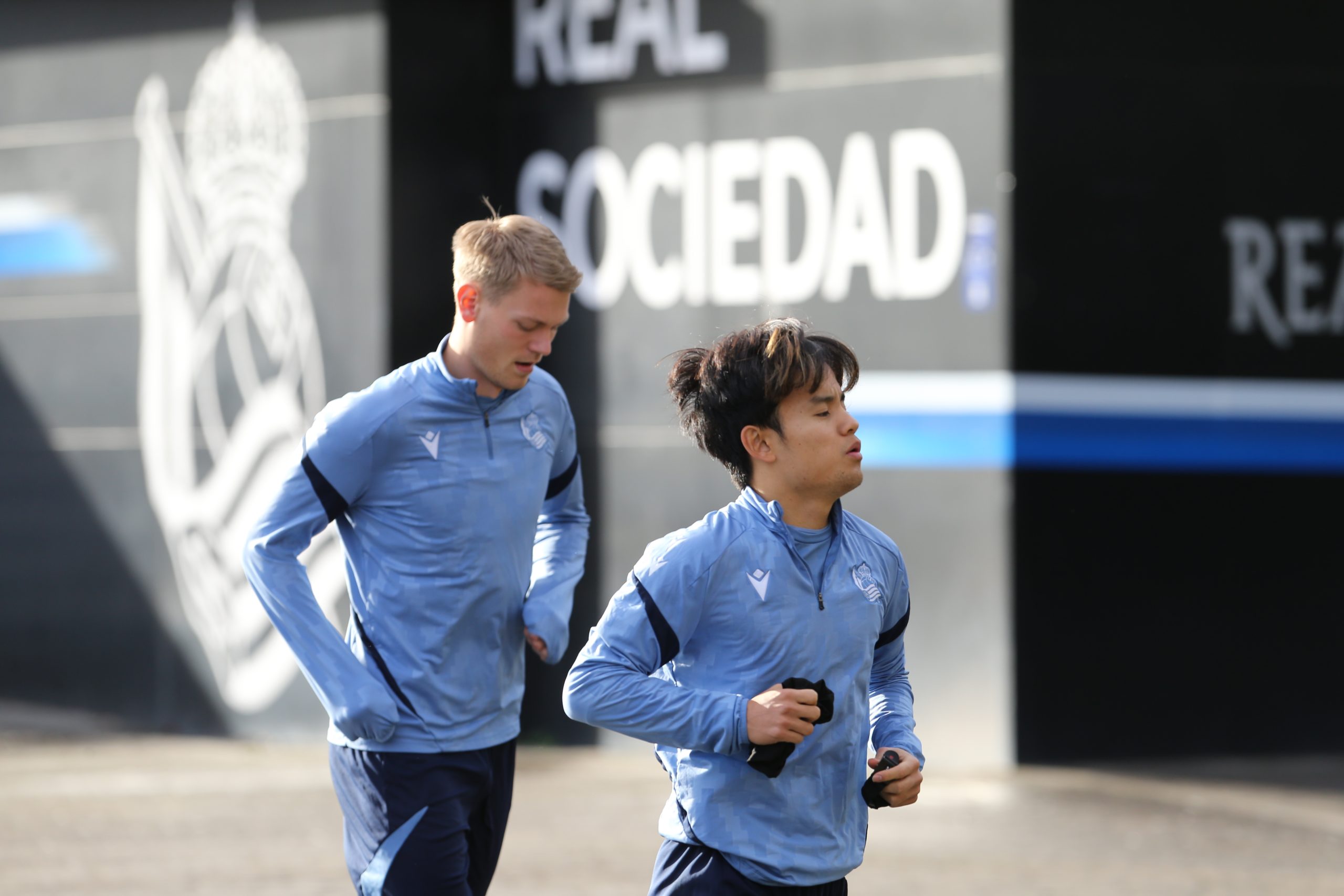 ¡Noticias de última hora en la Real Sociedad! El equipo txuri-urdin se prepara para el duelo contra el Celta con novedades clave en su convocatoria.