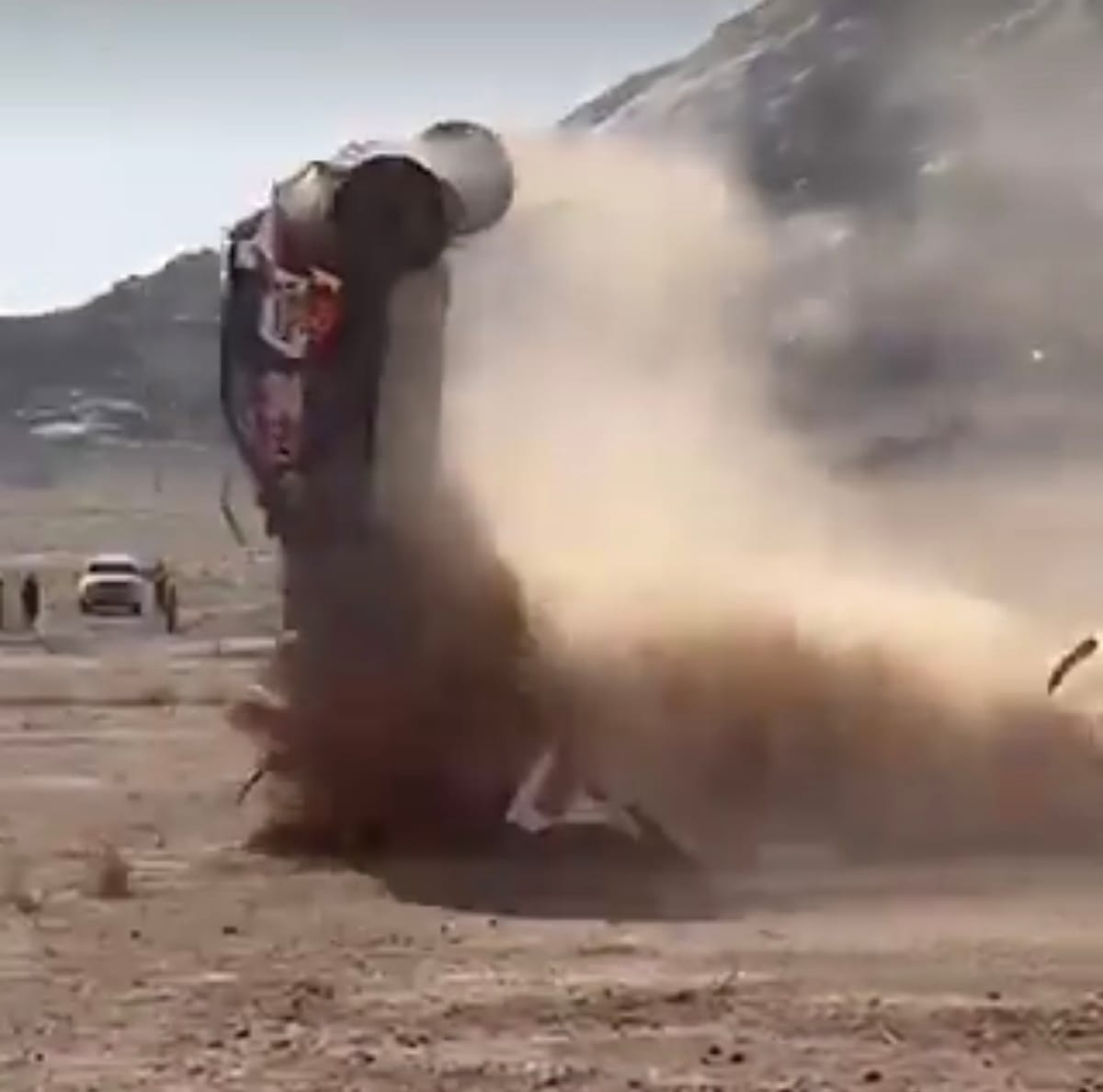 Accidente Impactante en el Dakar 2026: Calleja y Blanco Salvan la Vida en una Crazy Vuelta de Campana