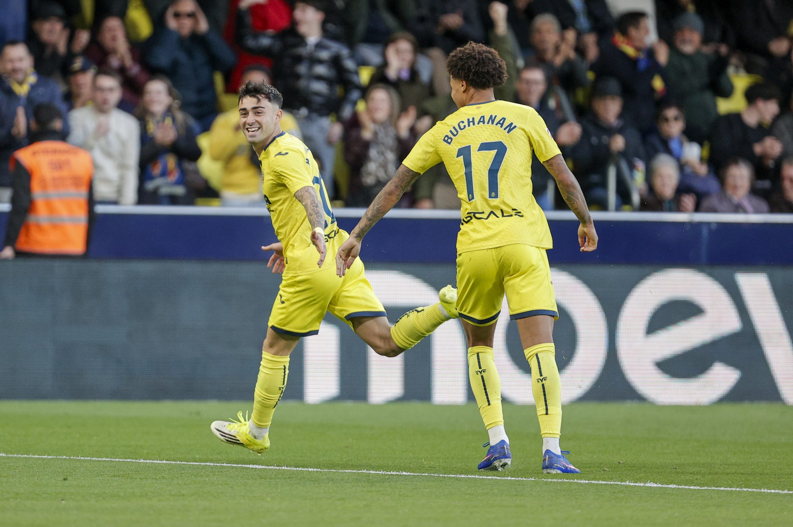 Villarreal brilla en La Cerámica: Moleiro y el triunfo que resuena en la lucha por Champions