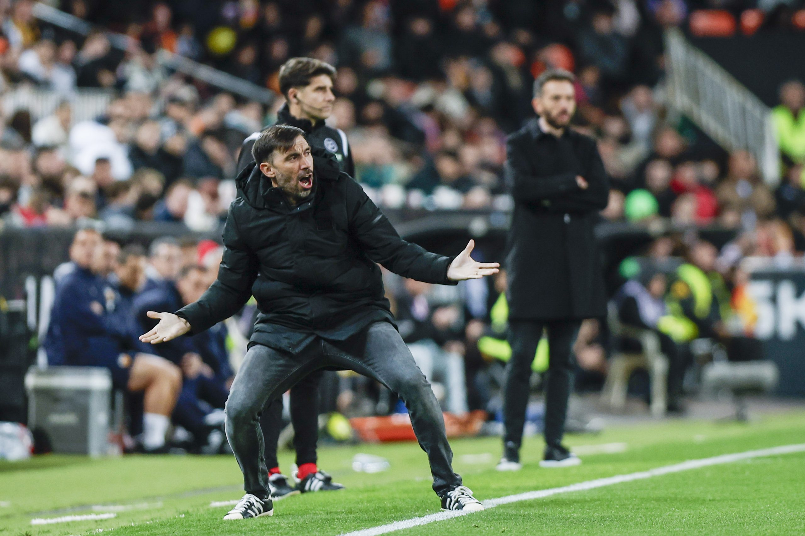 Elche y Valencia Empatan en un Partido de Tensión: Análisis Frecuente de Sarabia y Expectativas para el Futuro