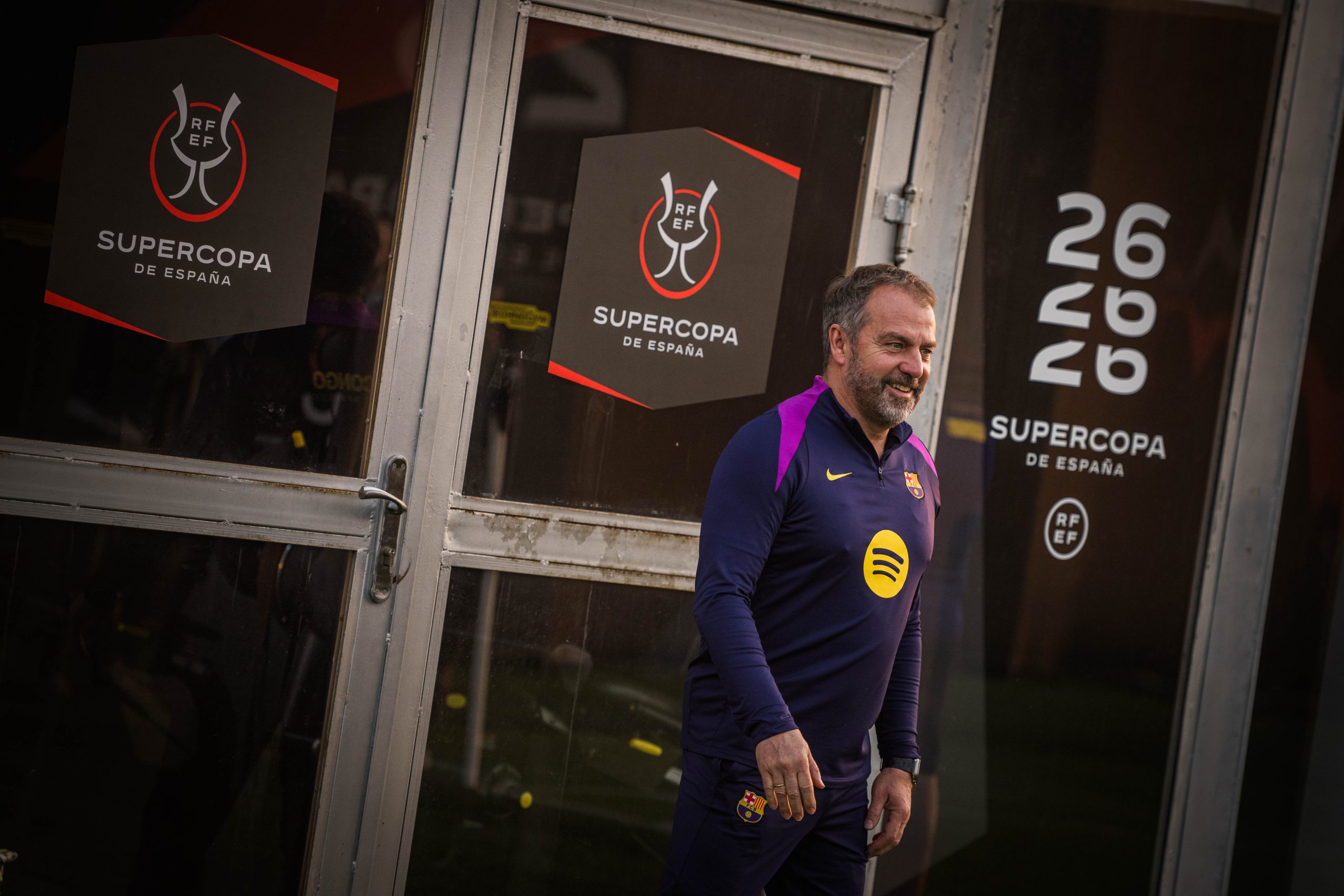 El FC Barcelona se Prepara para la Gran Final de la Supercopa de España: Decisiones Clave de Hansi Flick