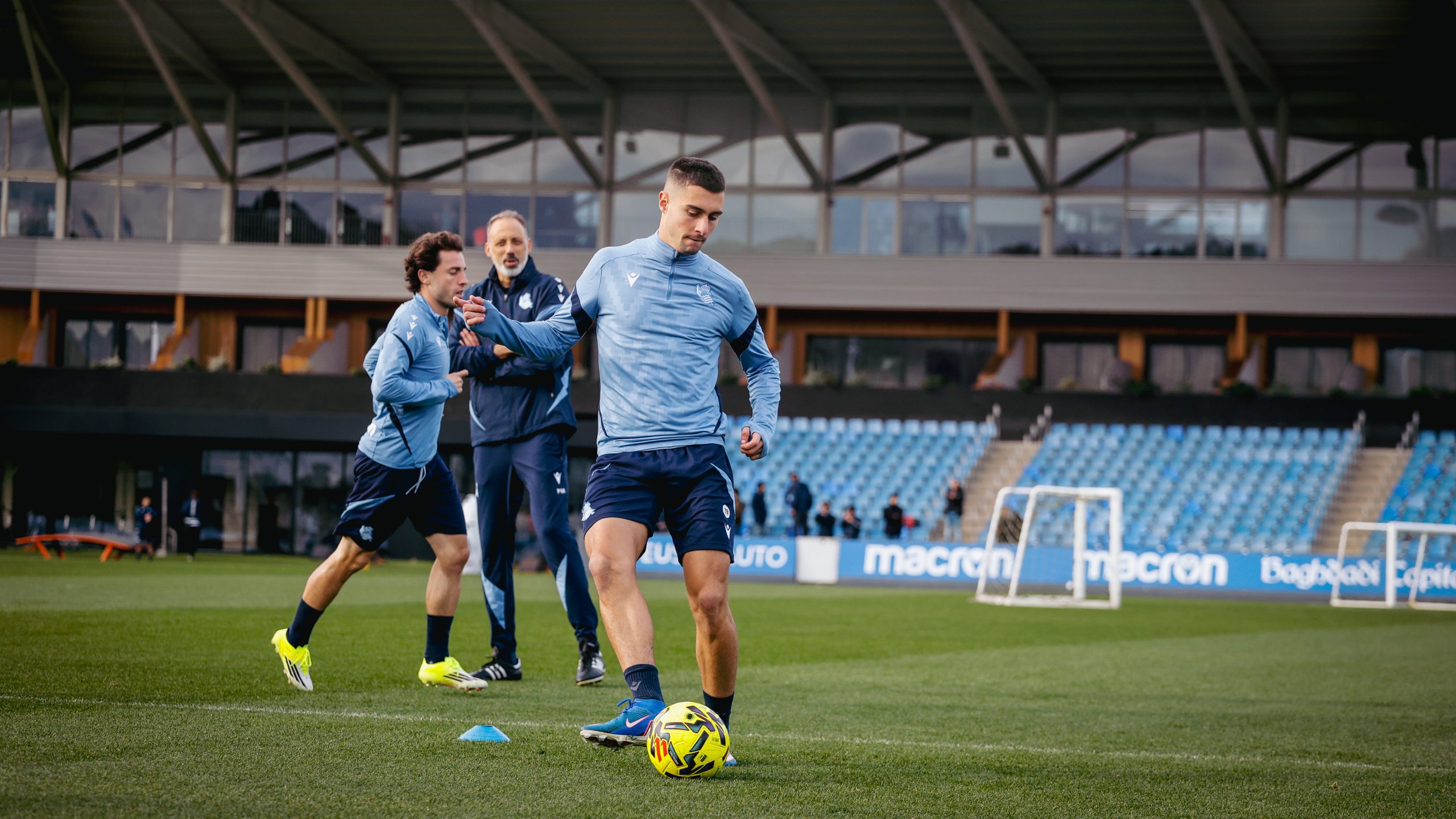 El futuro incierto de Karrikaburu: ¿nuevo destino en el Deportivo?