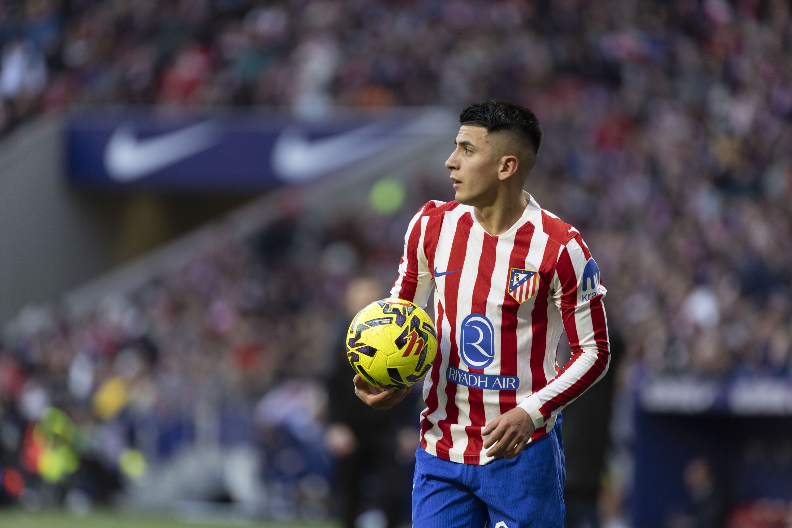 ¡Almada se queda! El argentino silencia los rumores y reafirma su compromiso con el Atlético