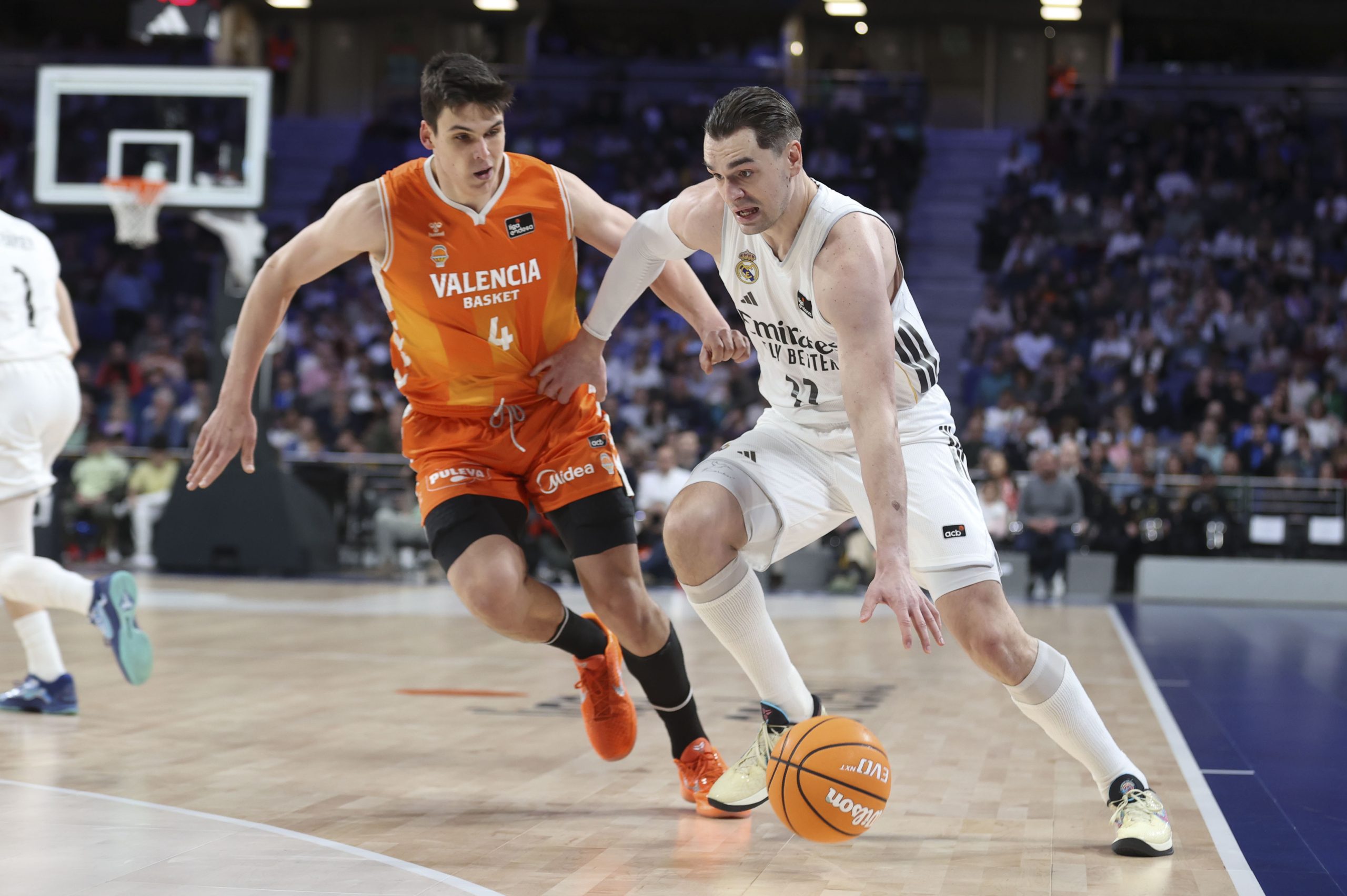 Mario Hezonja Brilla en Enero y Lleva al Real Madrid a la Cima de la Liga Endesa