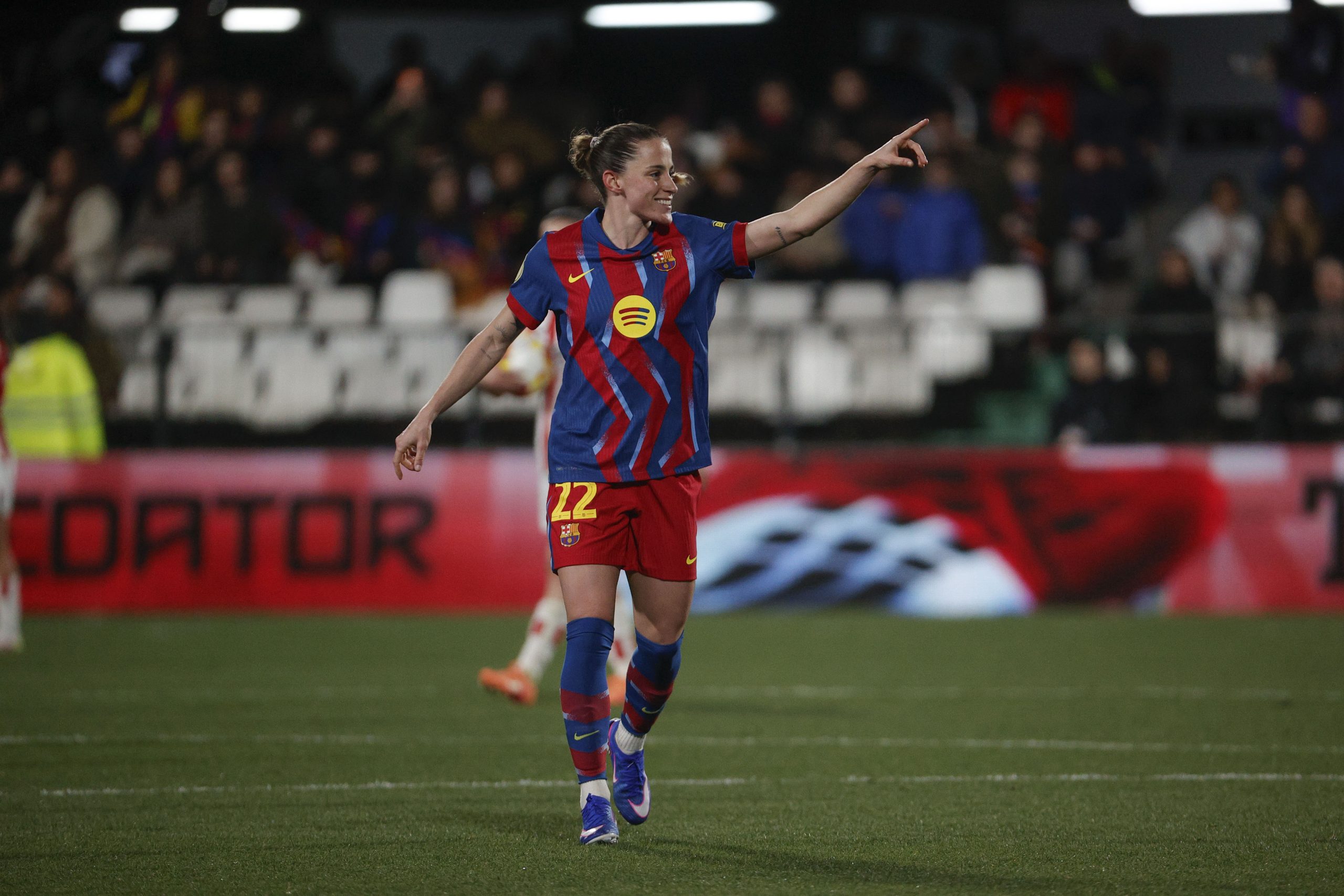 El Barça Femenino Sella su Pase a la Final de la Supercopa en un Partido Marcado por la Polémica del VAR
