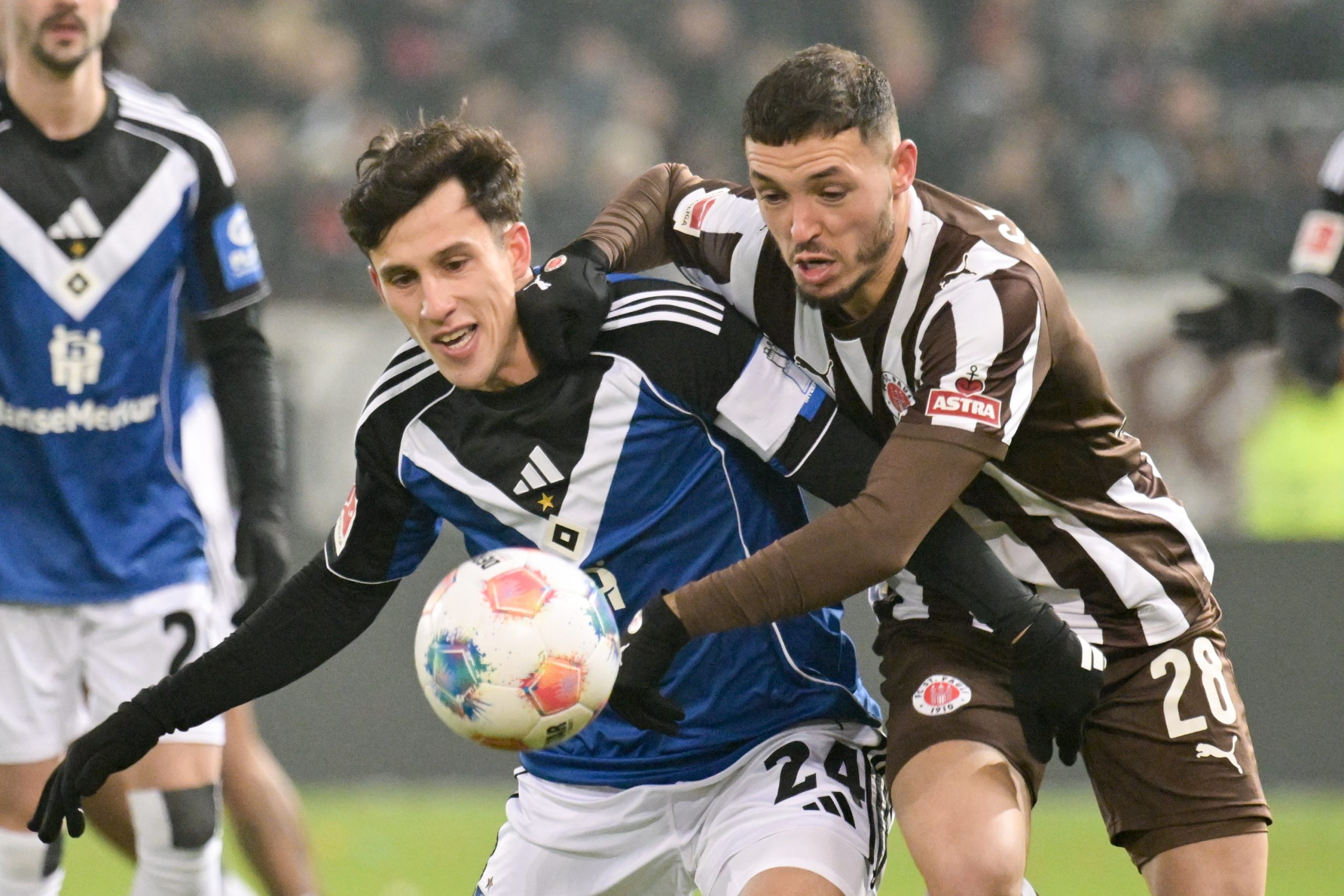 Derbi en la Liga alemana: empate que define destinaciones en la Bundesliga