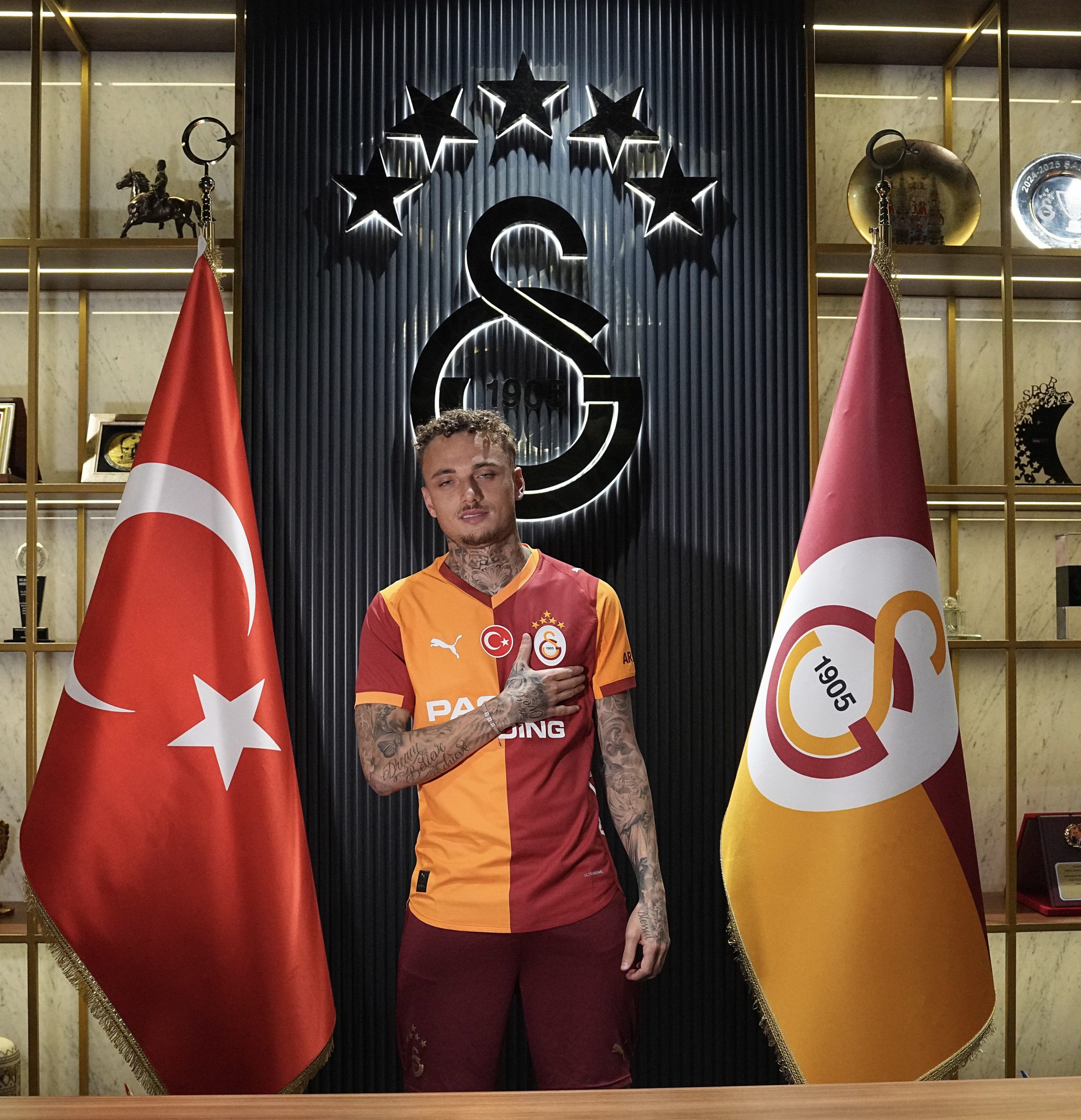 ¡El Galatasaray cierra un fichaje estratégico: Noa Lang se une en busca de nuevos desafíos!