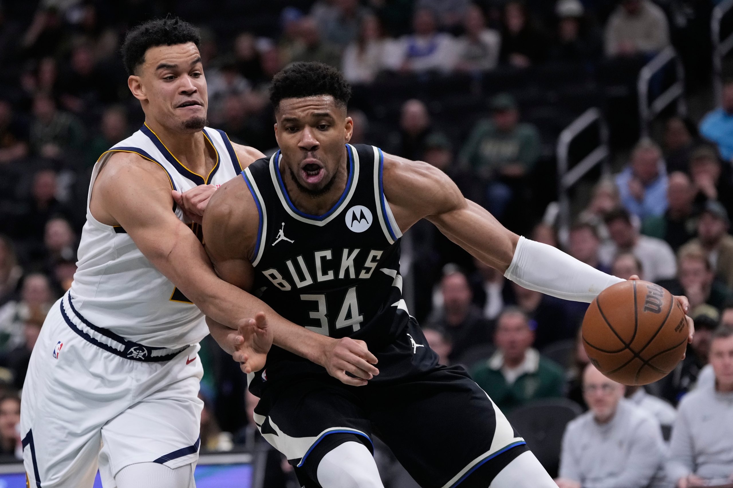Giannis Antetokounmpo enfrenta un nuevo desafío: lesión en la pantorrilla lo alejará de las canchas
