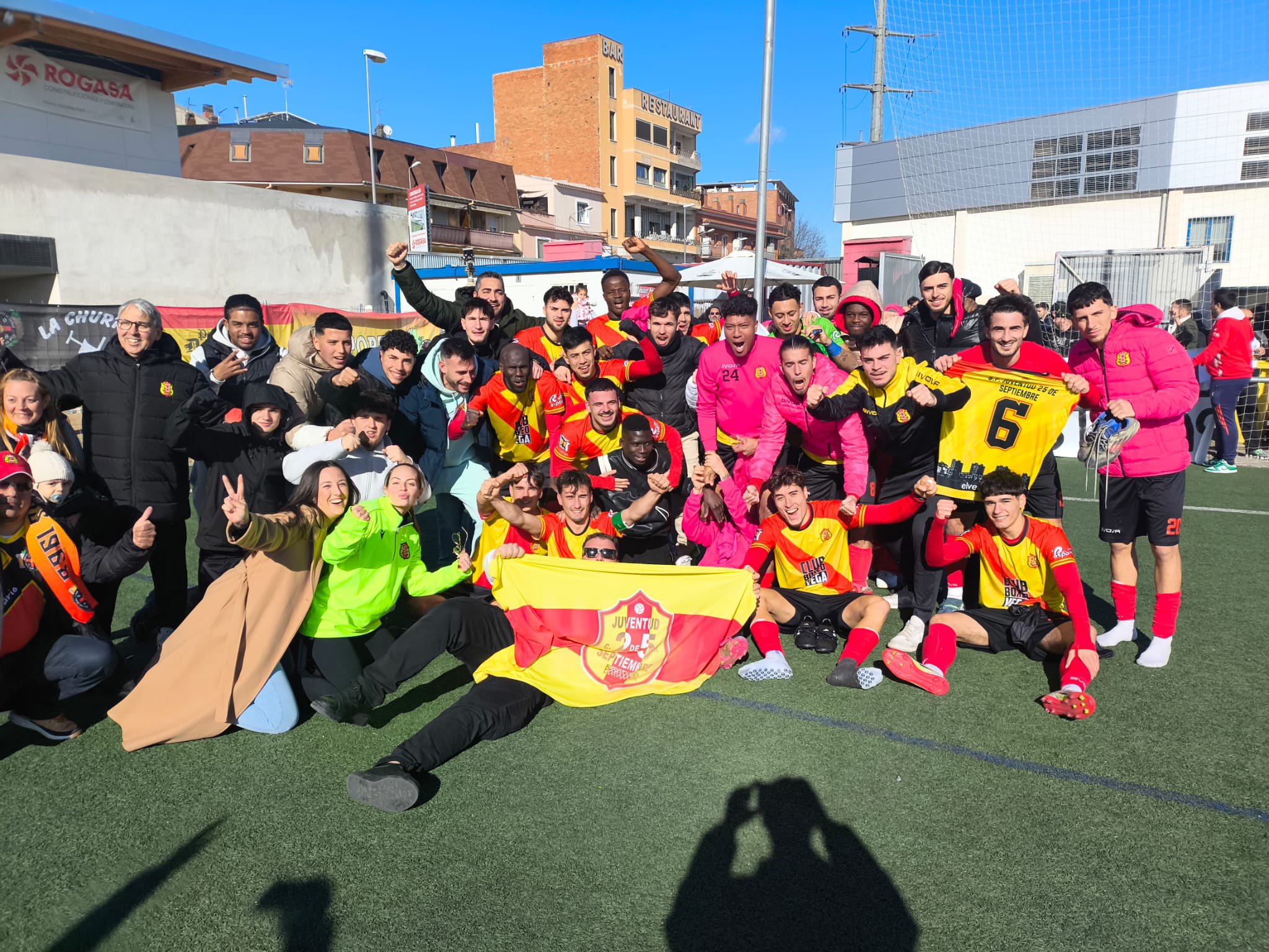 Remontadas Épicas y Empates Agónicos: La Jornada Futbolística Deja Emoción en Estado Puro