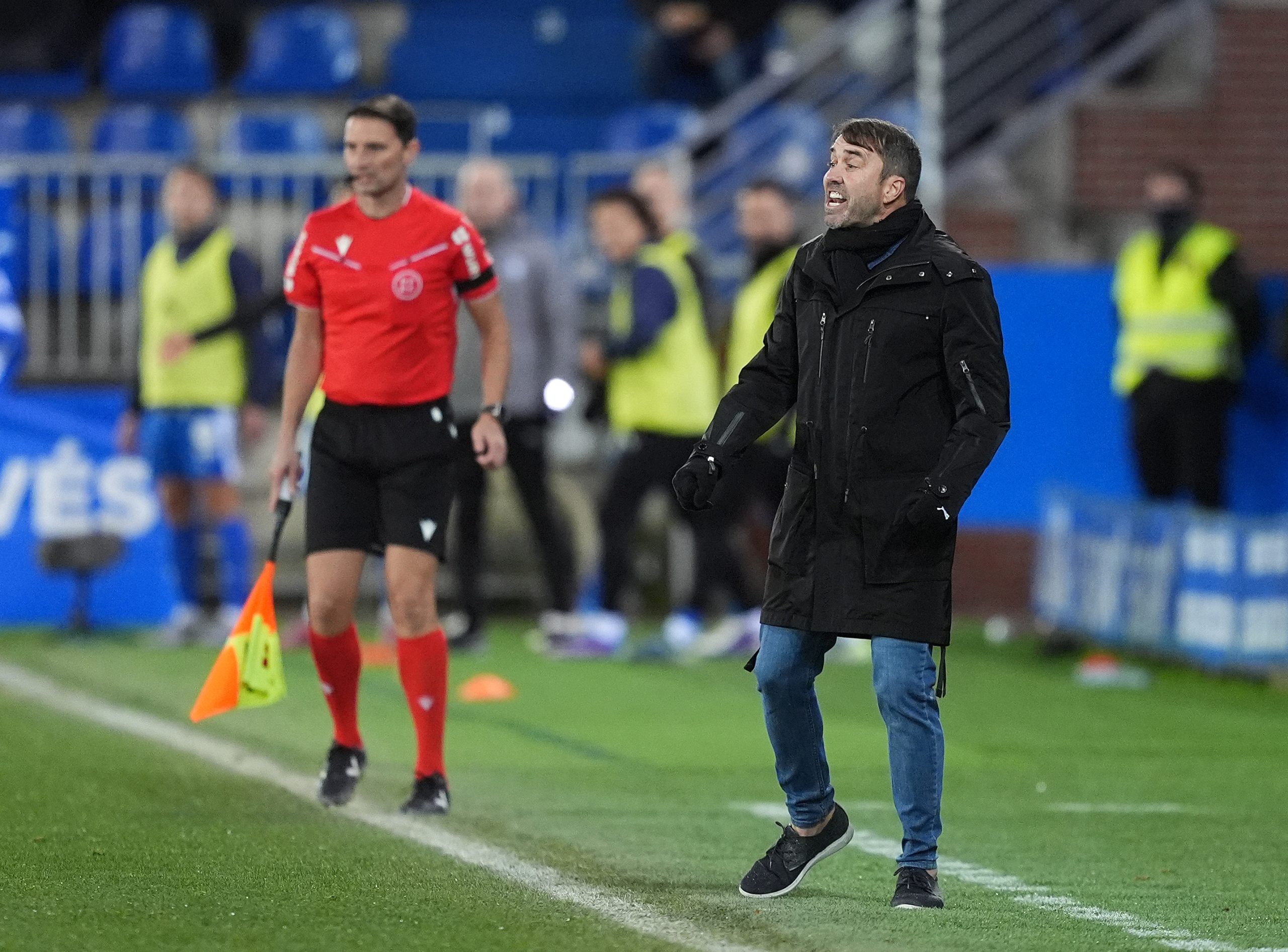 El Deportivo Alavés resurge con una victoria clave y el liderazgo de Carlos Vicente