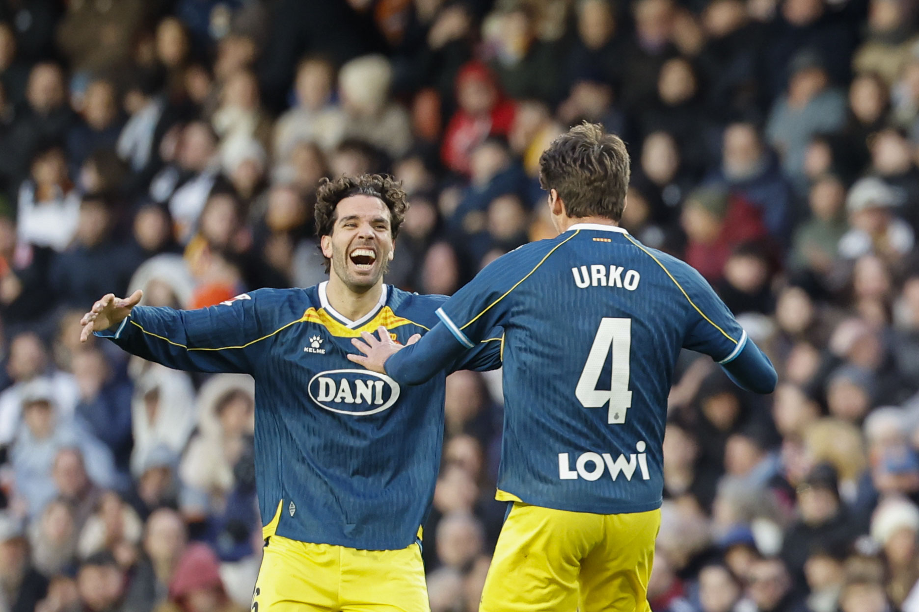 ¡El Fútbol No Descansa! Partidazos y Sorteos que Marcan el Viernes