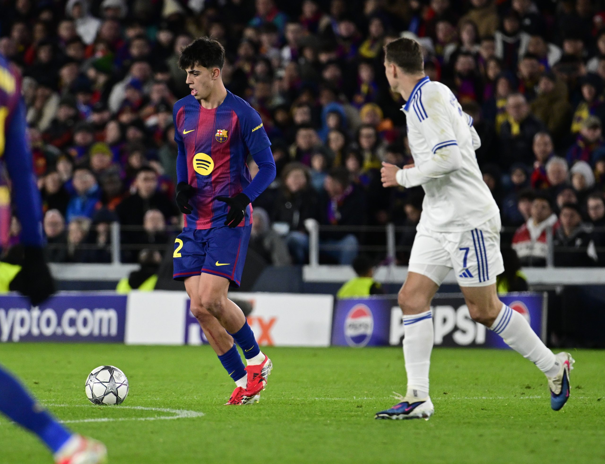 Bernal, la joya que ilumina el Camp Nou en la sombra de Pedri