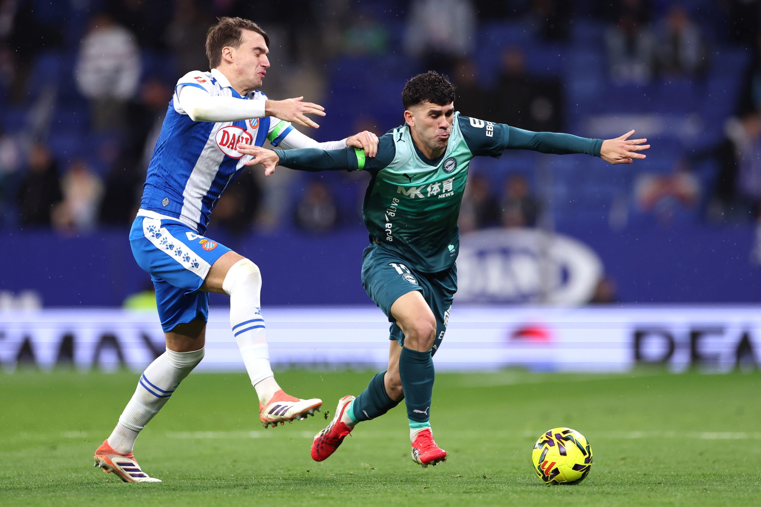 El Espanyol rompe su mala racha en enero con una derrota dura ante el Alavés en Cornellà-El Prat