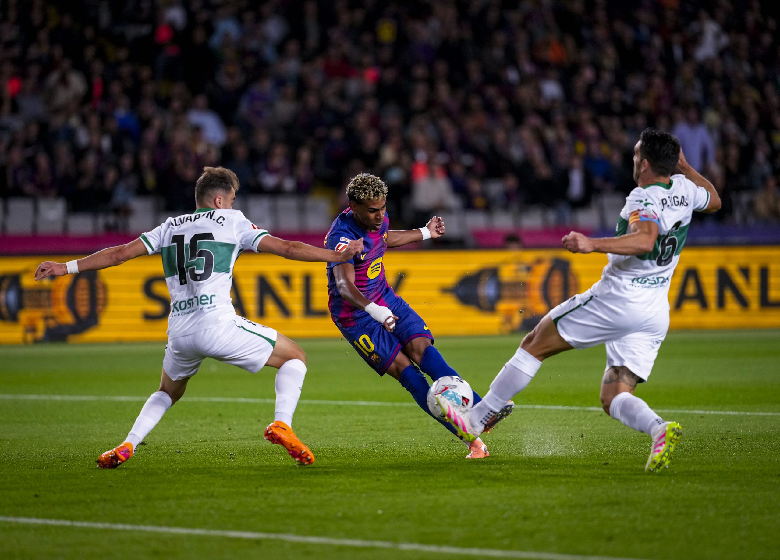 Elche Desafía al Barça: Un Duelo de Estilos y Ritmos en 2026