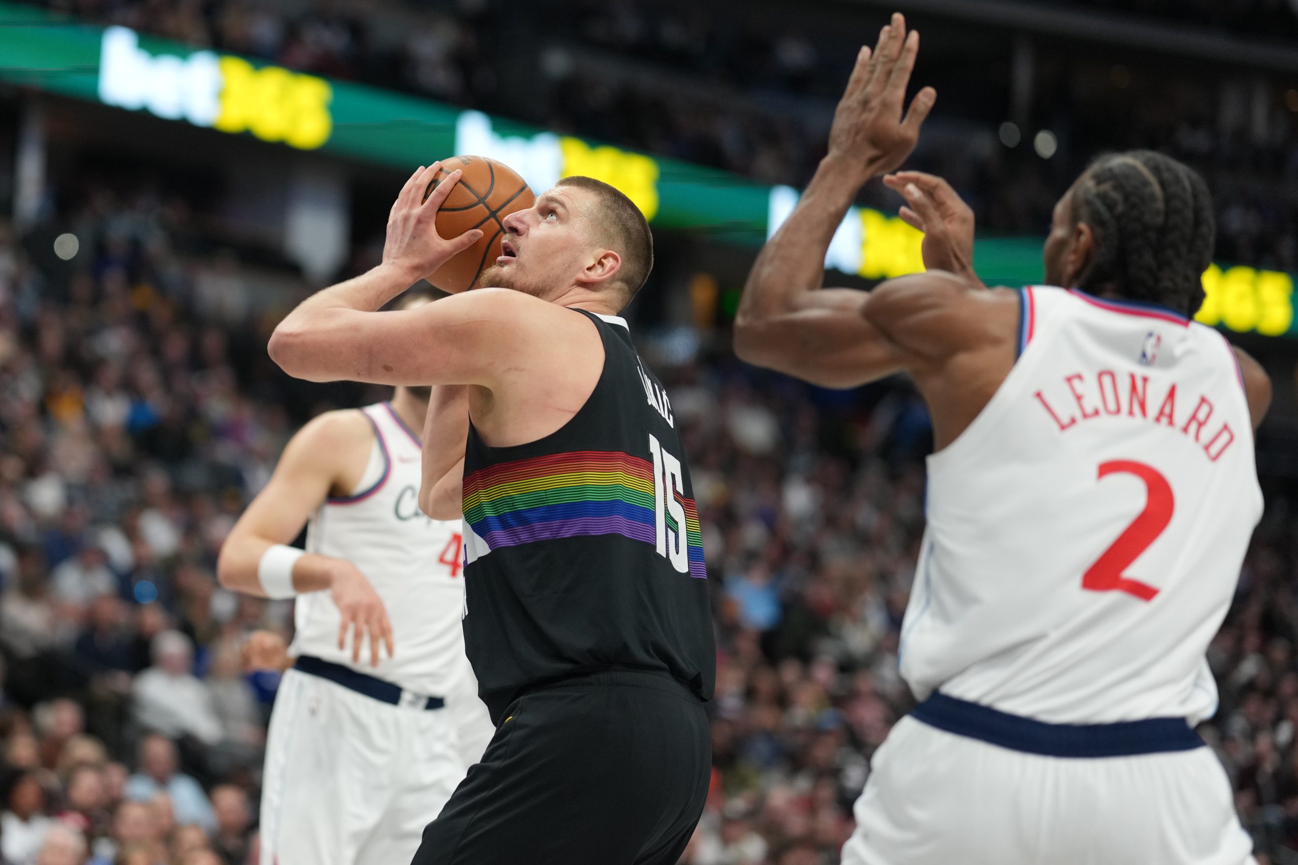 Jokic Brilla en su Regreso y Lleva a los Nuggets a la Victoria
