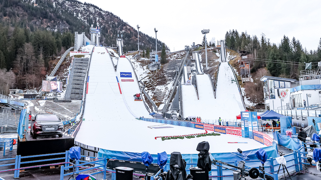 Escándalo en los Juegos Olímpicos: El entrenador de salto de esquí de Finlandia expulsado por conducta inapropiada