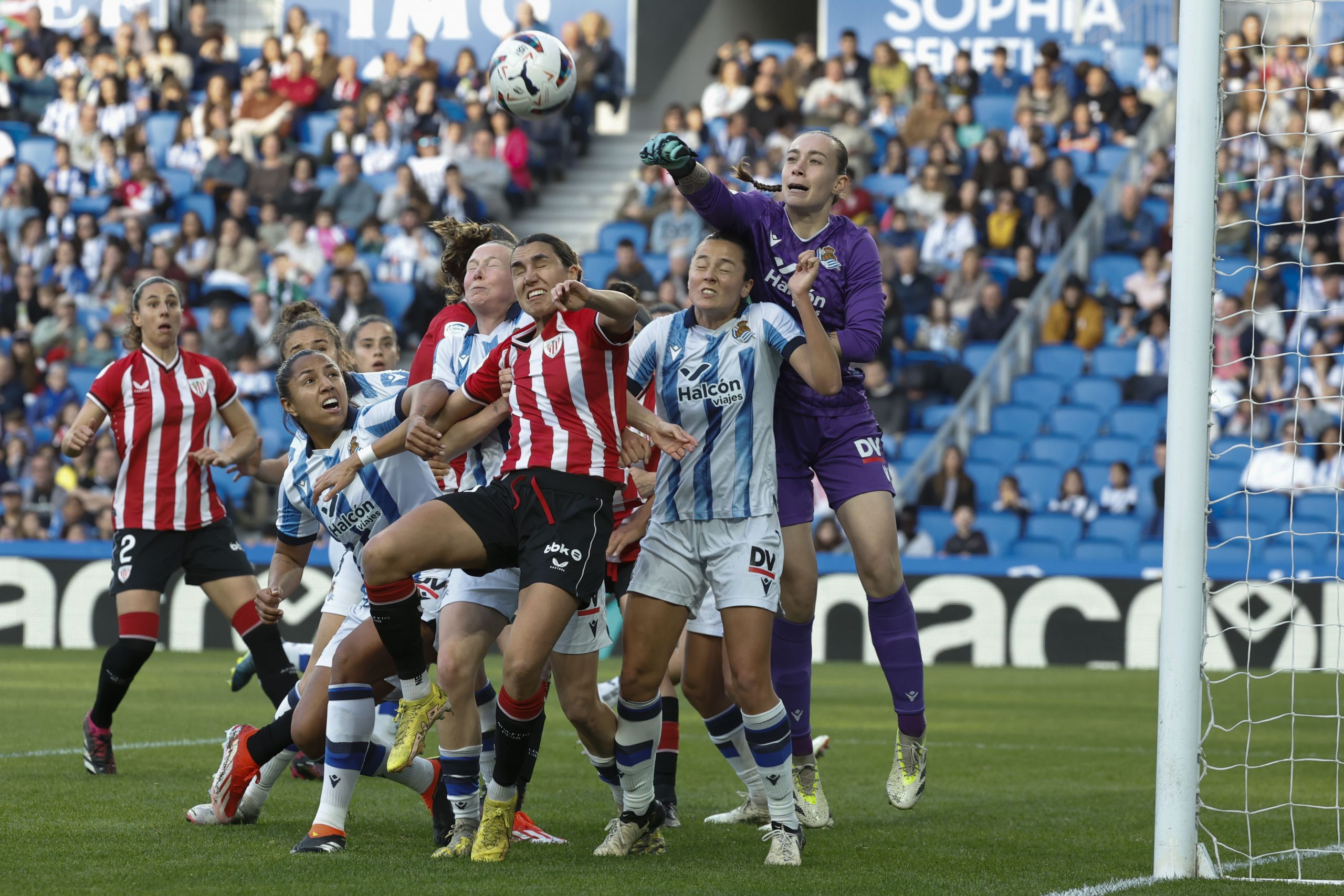 ¡La Liga F Moeve Despliega Sus Alas: Fútbol Femenino Español en Abierto y Con Sabor a Innovación!