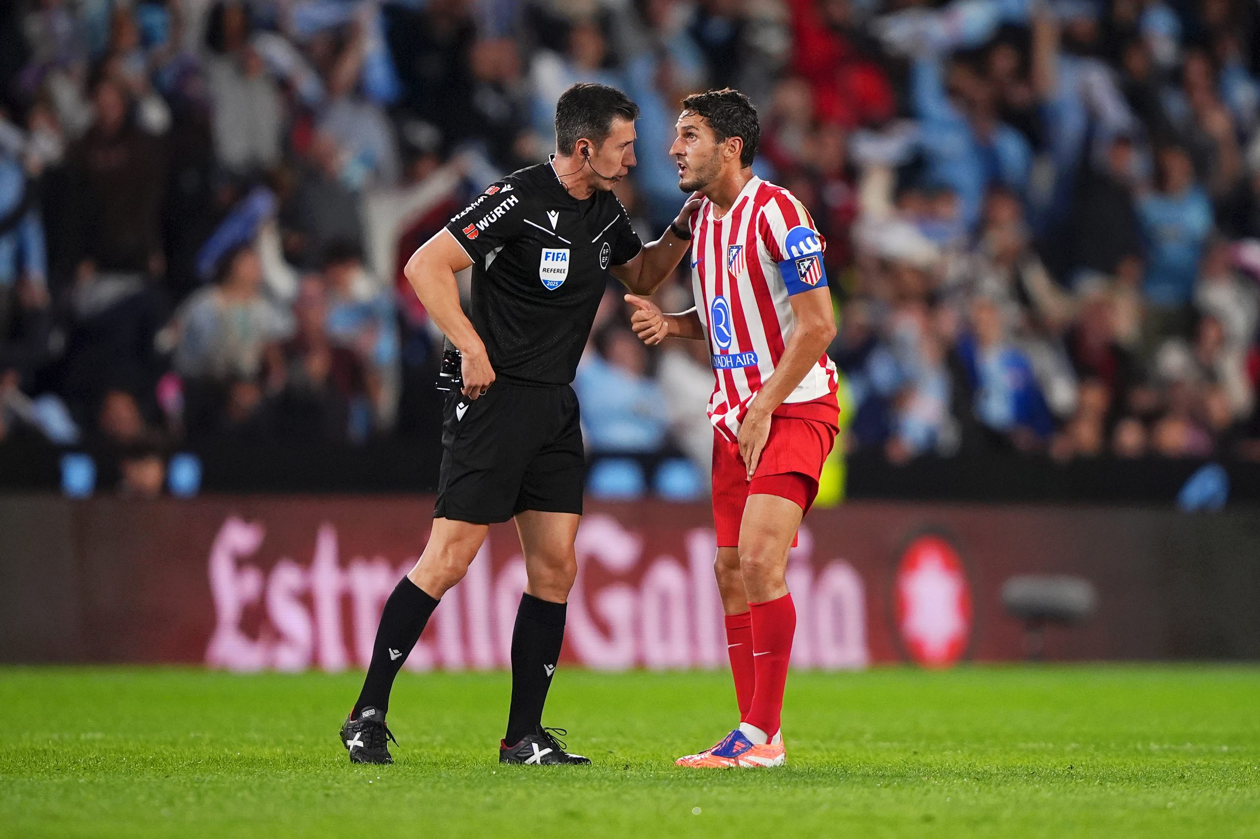 Soto Grado, el Juez del Duelo: ¿Favorito para el Betis o el Atlético?