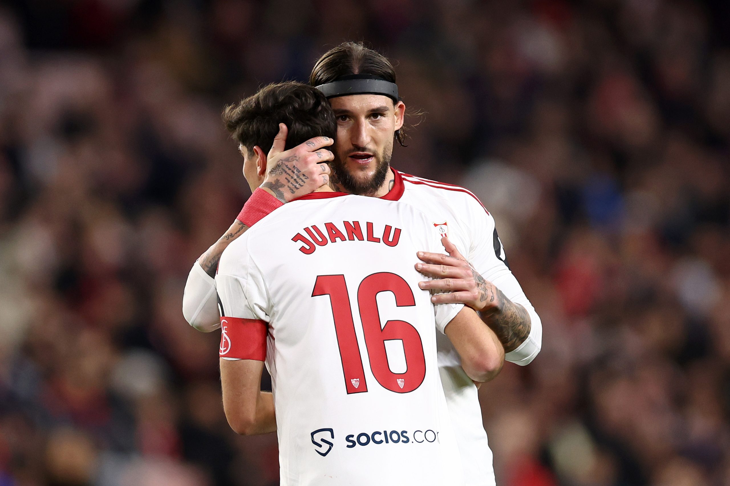 La temprana expulsión de Juanlu desafía las esperanzas del Sevilla