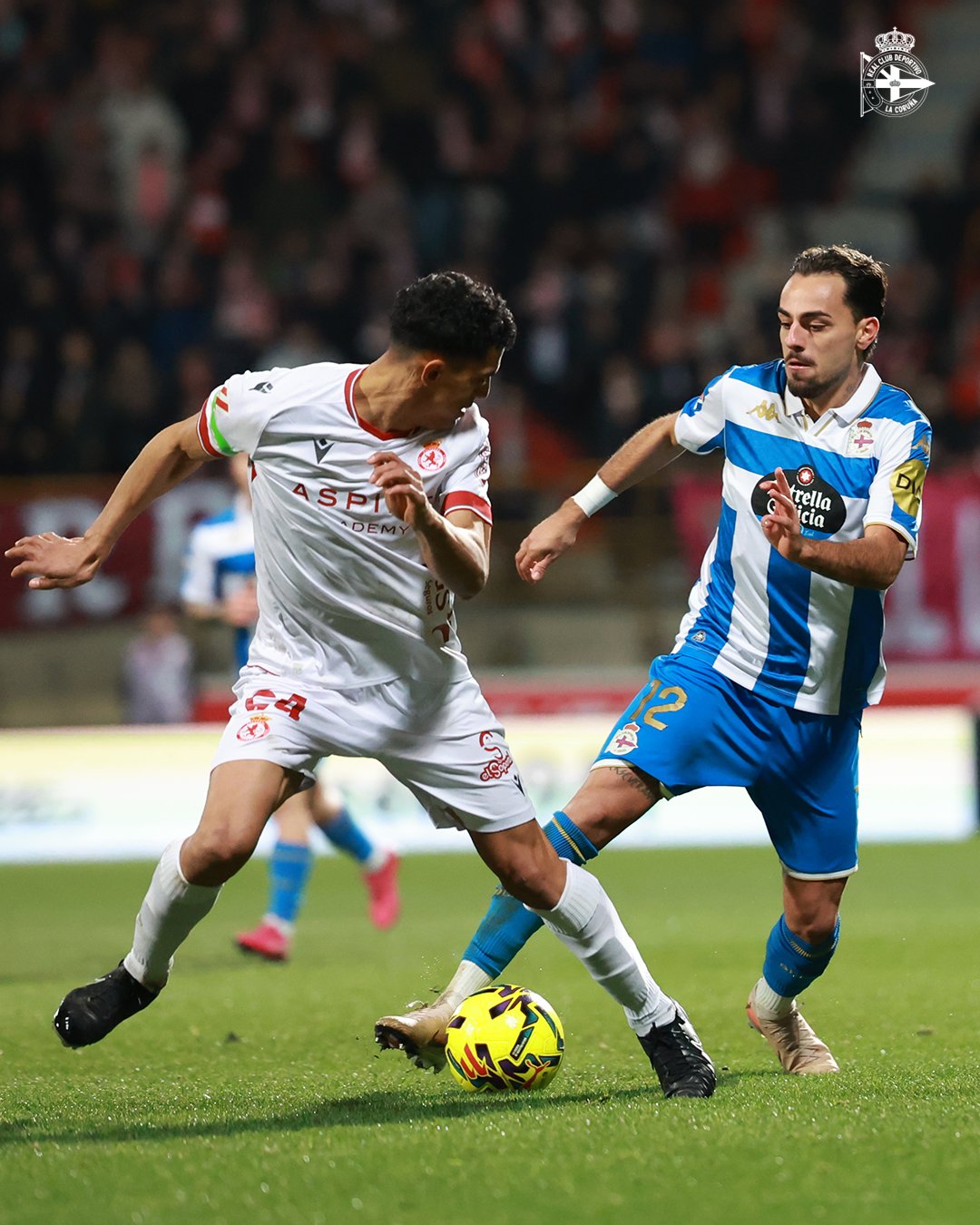 ¡Épica remontada! El Deportivo asalta el ascenso directo con un gol agónico de Yeremay