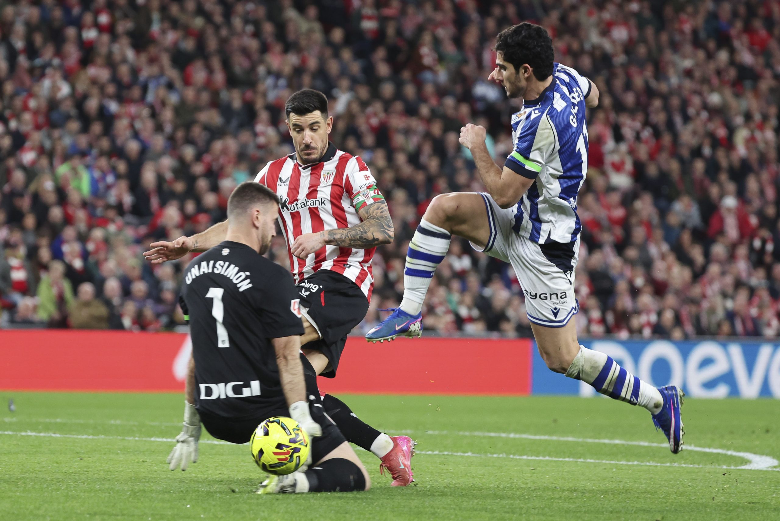 Gonçalo Guedes rompe la igualdad con un golazo que impulsa a la Real Sociedad en un duelo clave en San Mamés