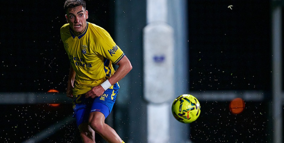 El duelo clave en la isla: Las Palmas y Burgos en una lucha encarnizada por el ascenso directo en LaLiga SmartBank 2026