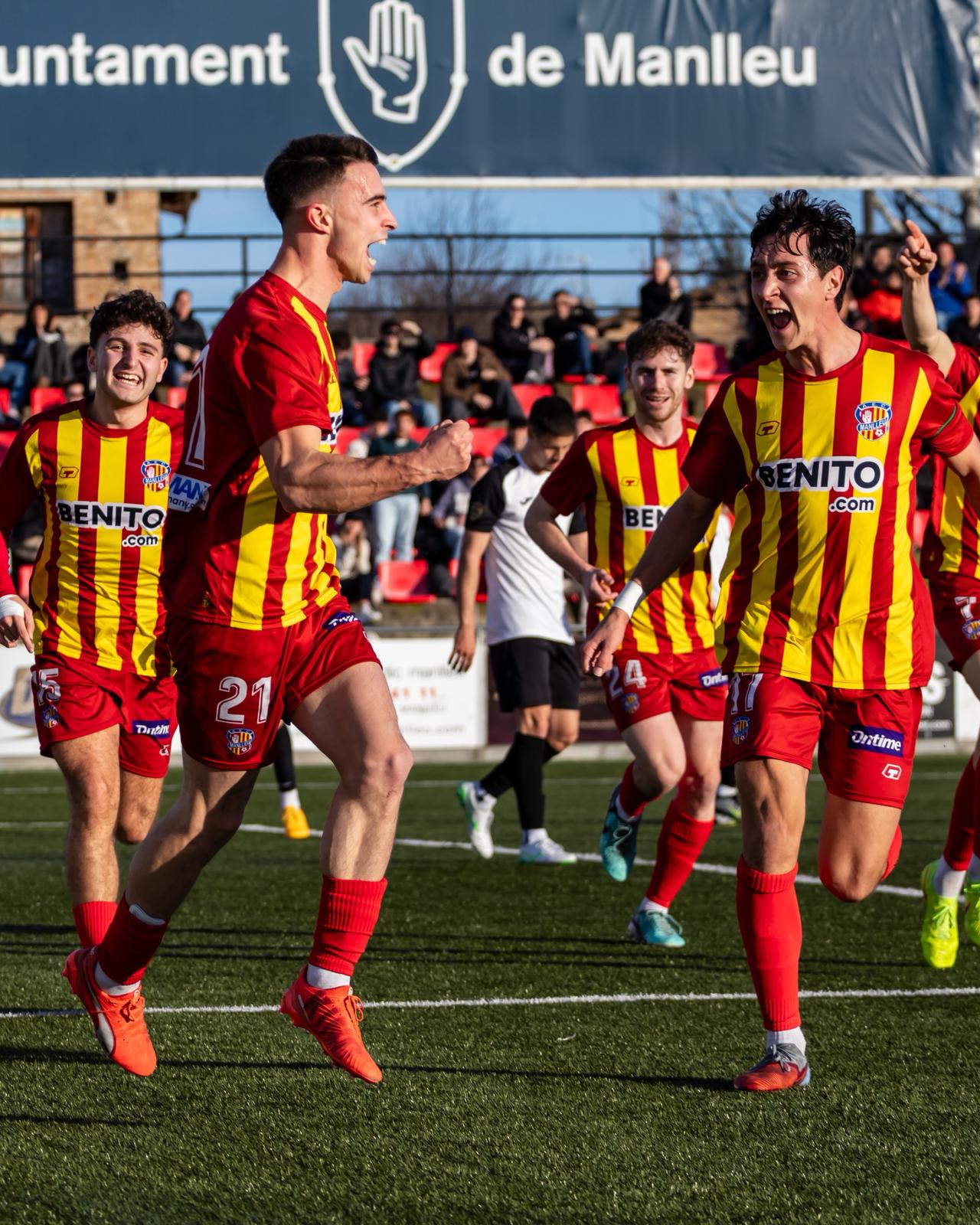 Explosiva victoria del Manlleu que mantiene viva la esperanza en la lucha por evitar el descenso