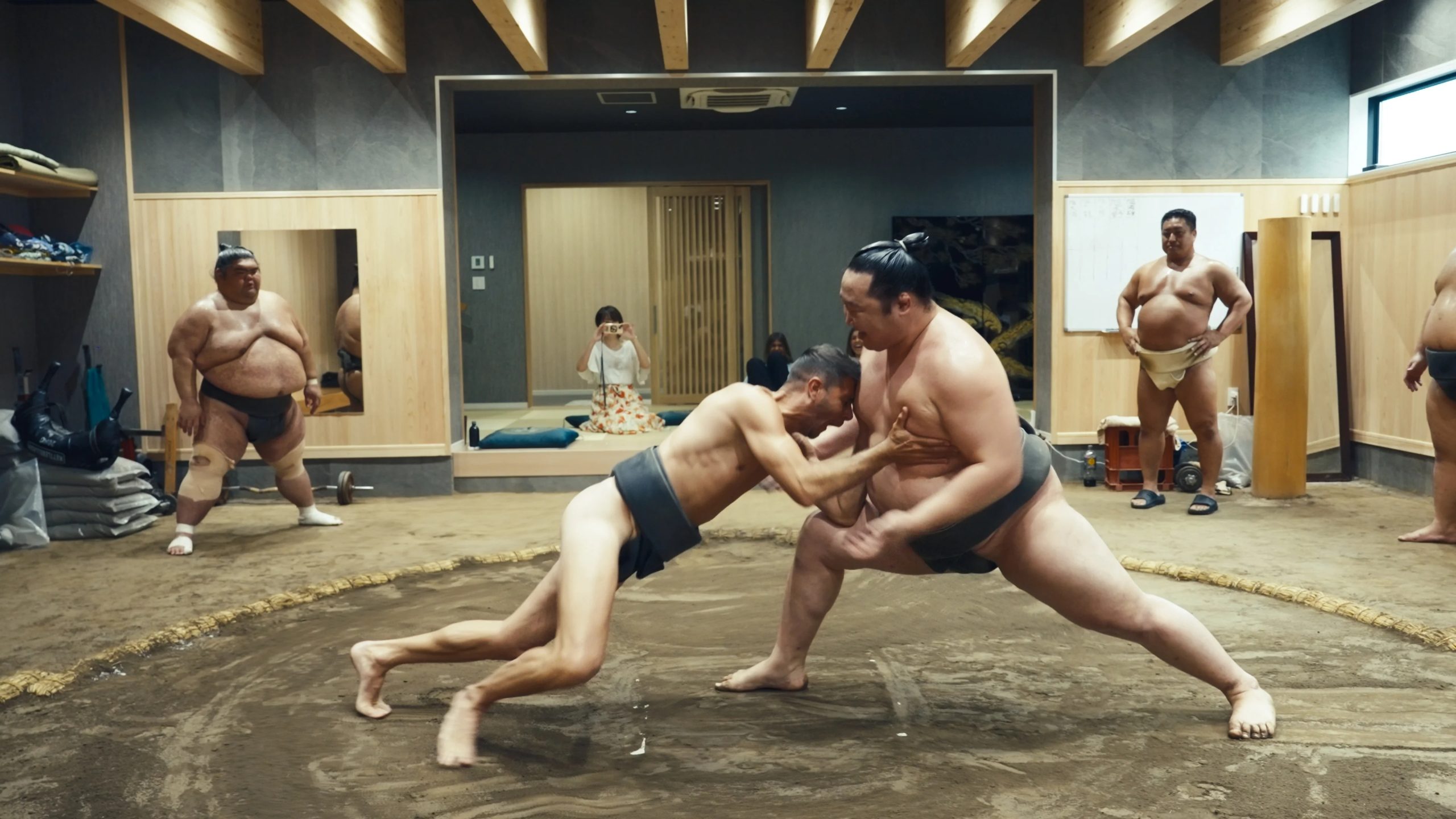 Joaquín Sánchez: El Fenómeno Televisivo que Conquista Audiencias Tras Colgar las Botas