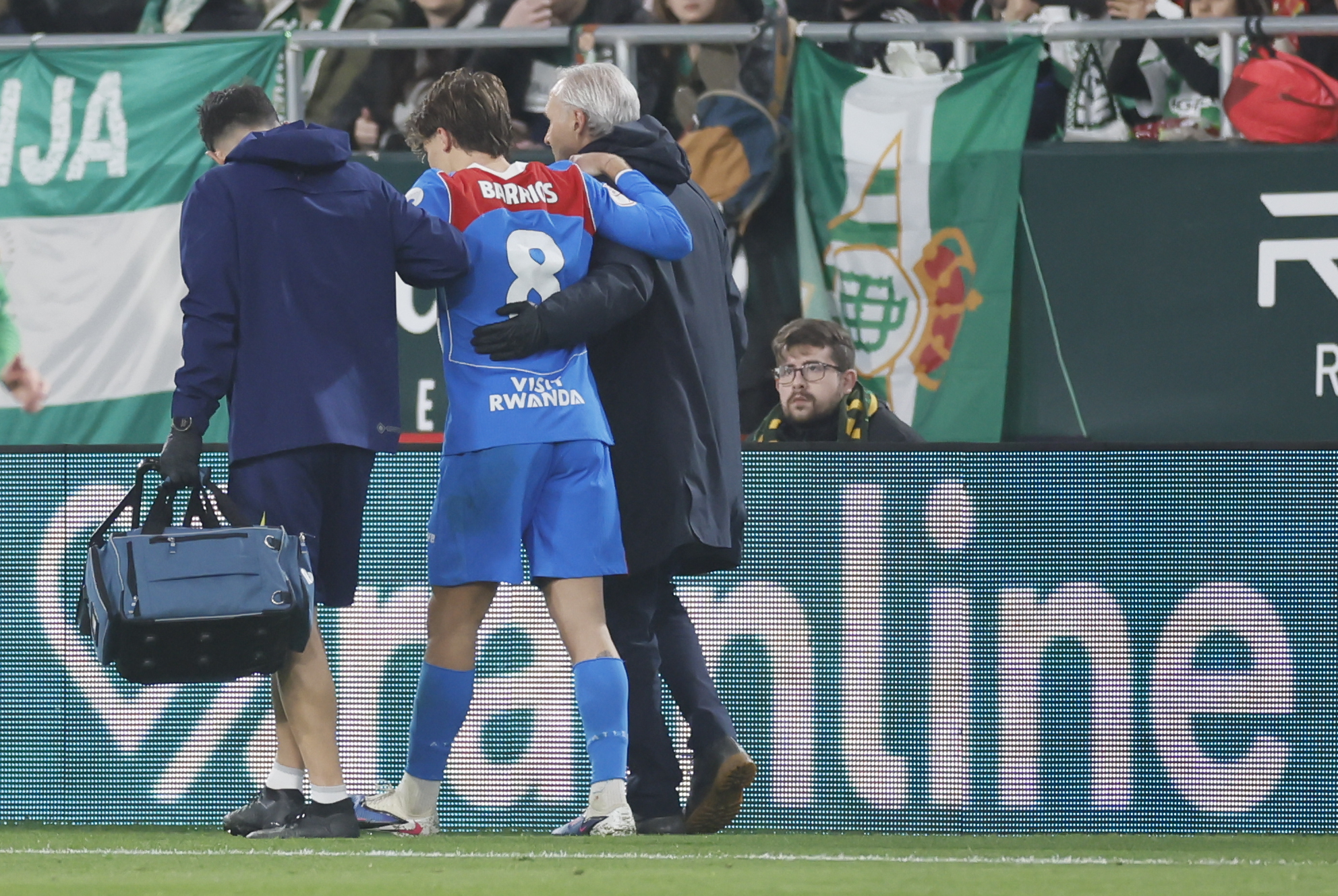 ¡Bomba en el Atlético! Pablo Barrios, KO y adiós a partidos clave