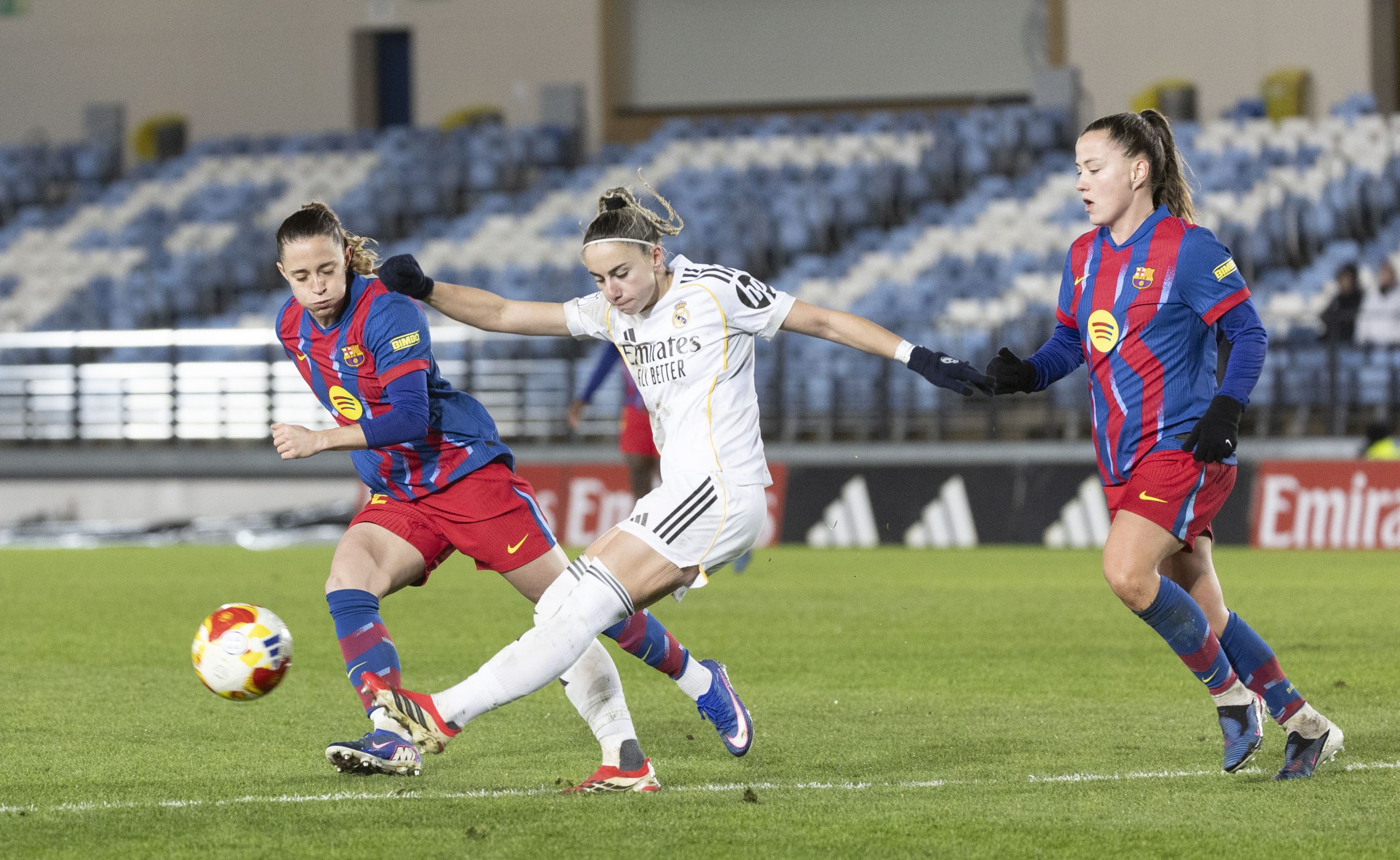 Pina y Misa: El Duelo que Marcó un Partido y la Preocupación por Aleixandri