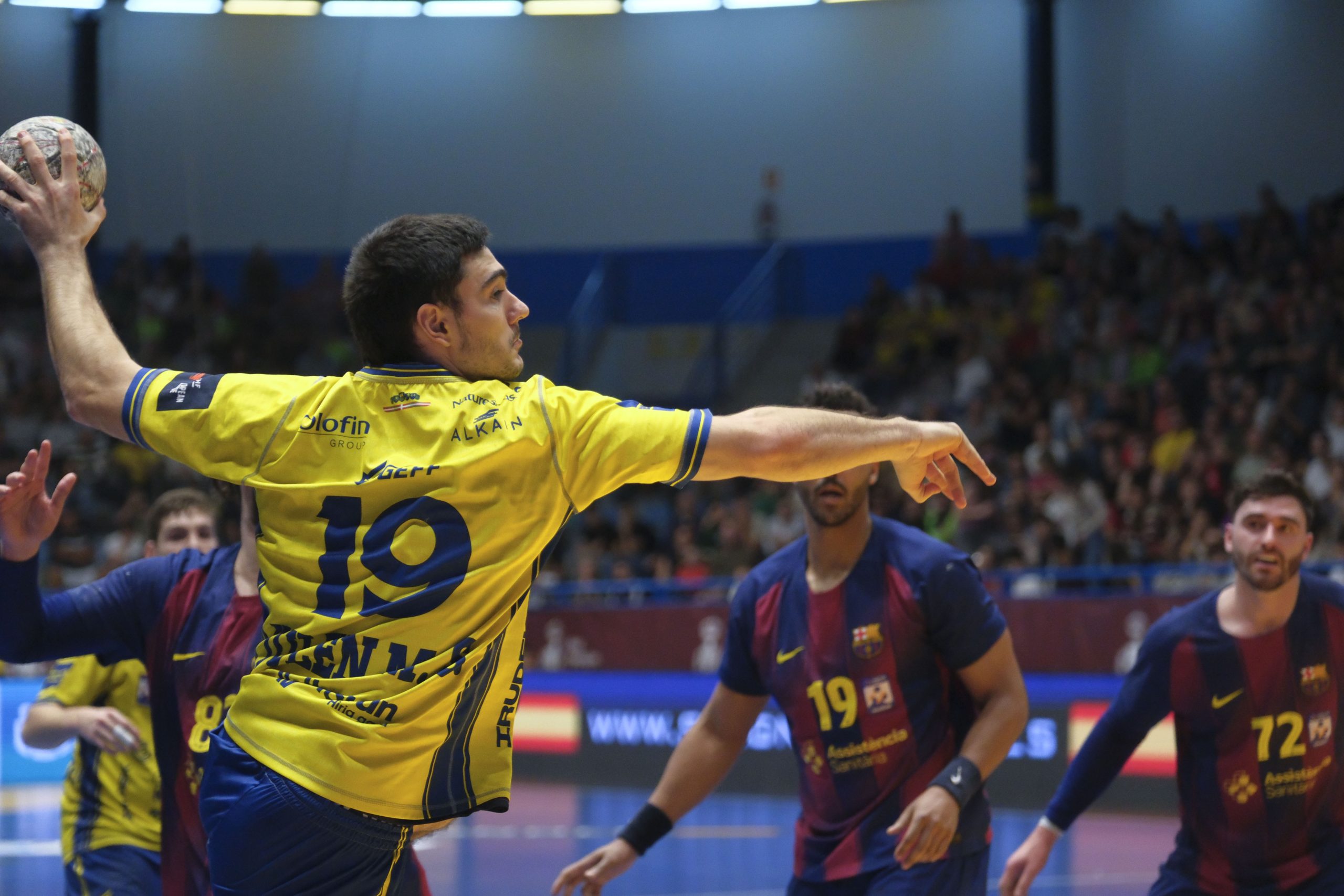 El Bidasoa Irún conquista su primera victoria del 2026 ante Puente Genil