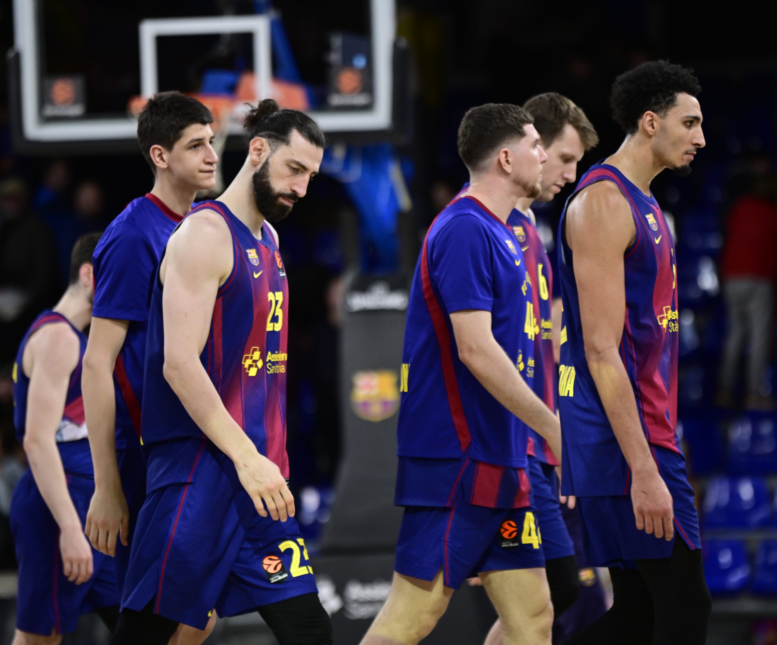 El Barça, al borde del abismo: Lesiones y un presupuesto ajustado amenazan la temporada