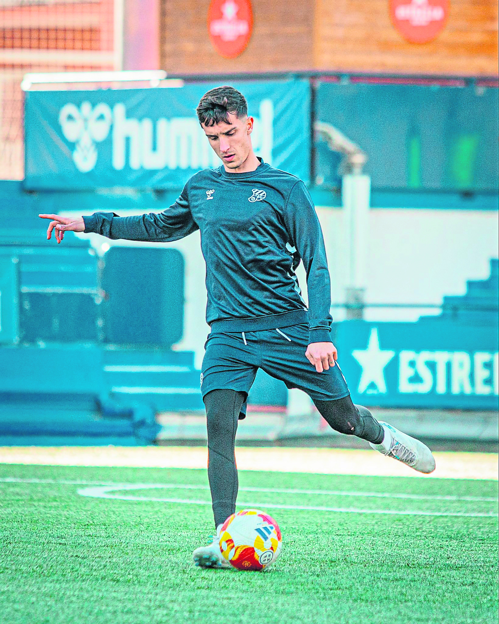 El Fútbol Español en Vilo: Partidos Clave y Un Aplazamiento Inesperado