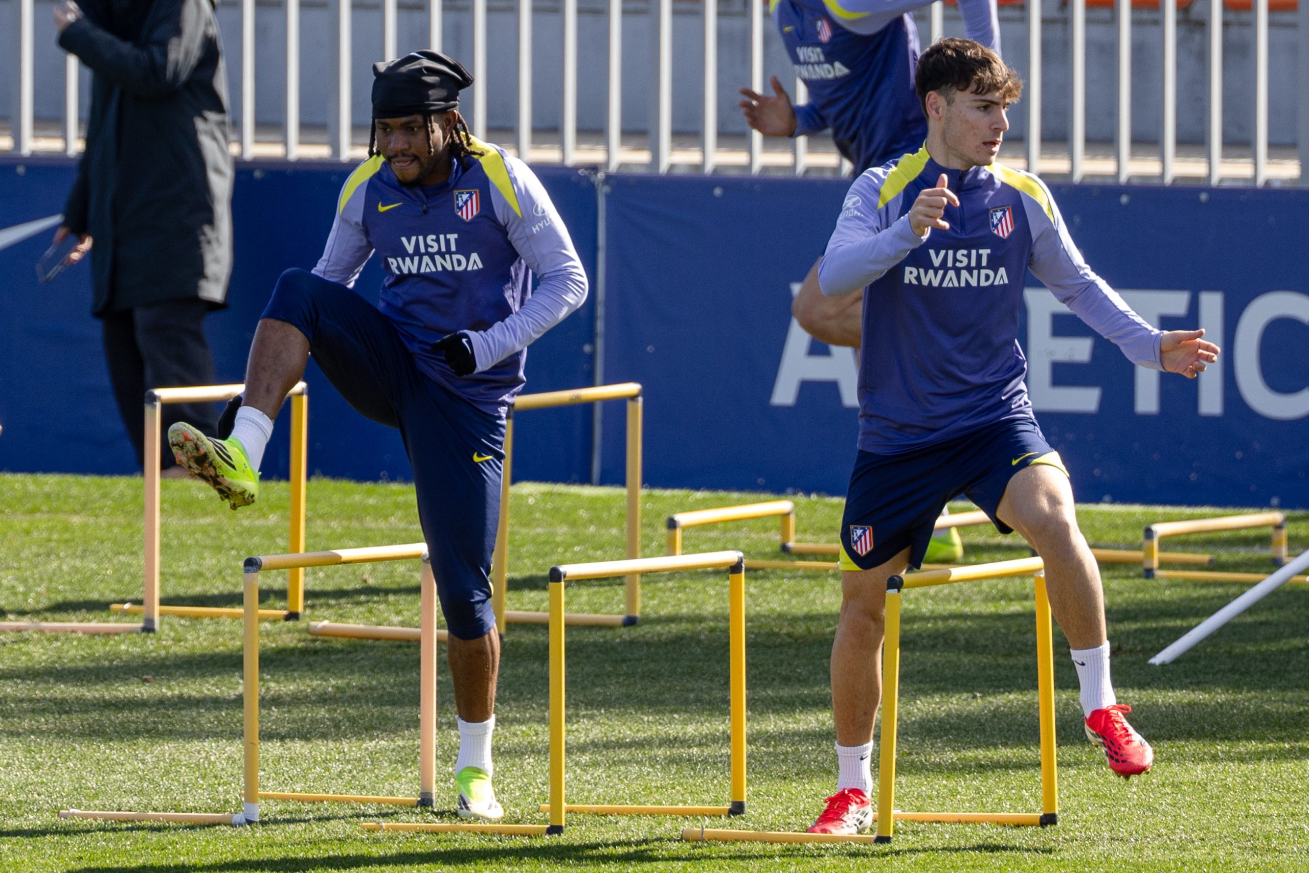 Un derbi inesperado en Butarque: el Rayo y el Atlético se enfrentan en tiempos turbulentos