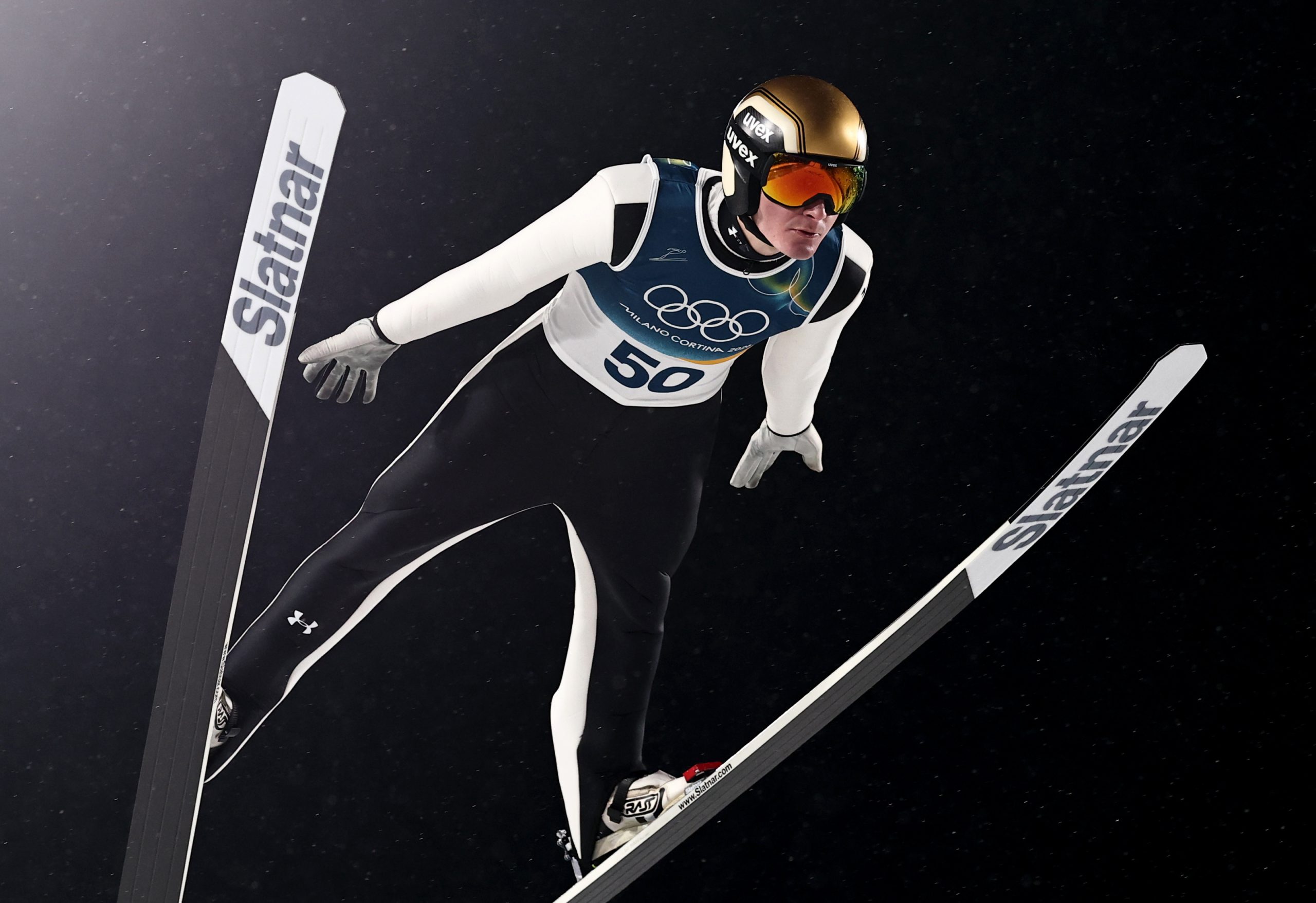 ¡Prevc Conquista el Oro Olímpico en Saltos de Esquí Tras una Remontada Épica en Predazzo!