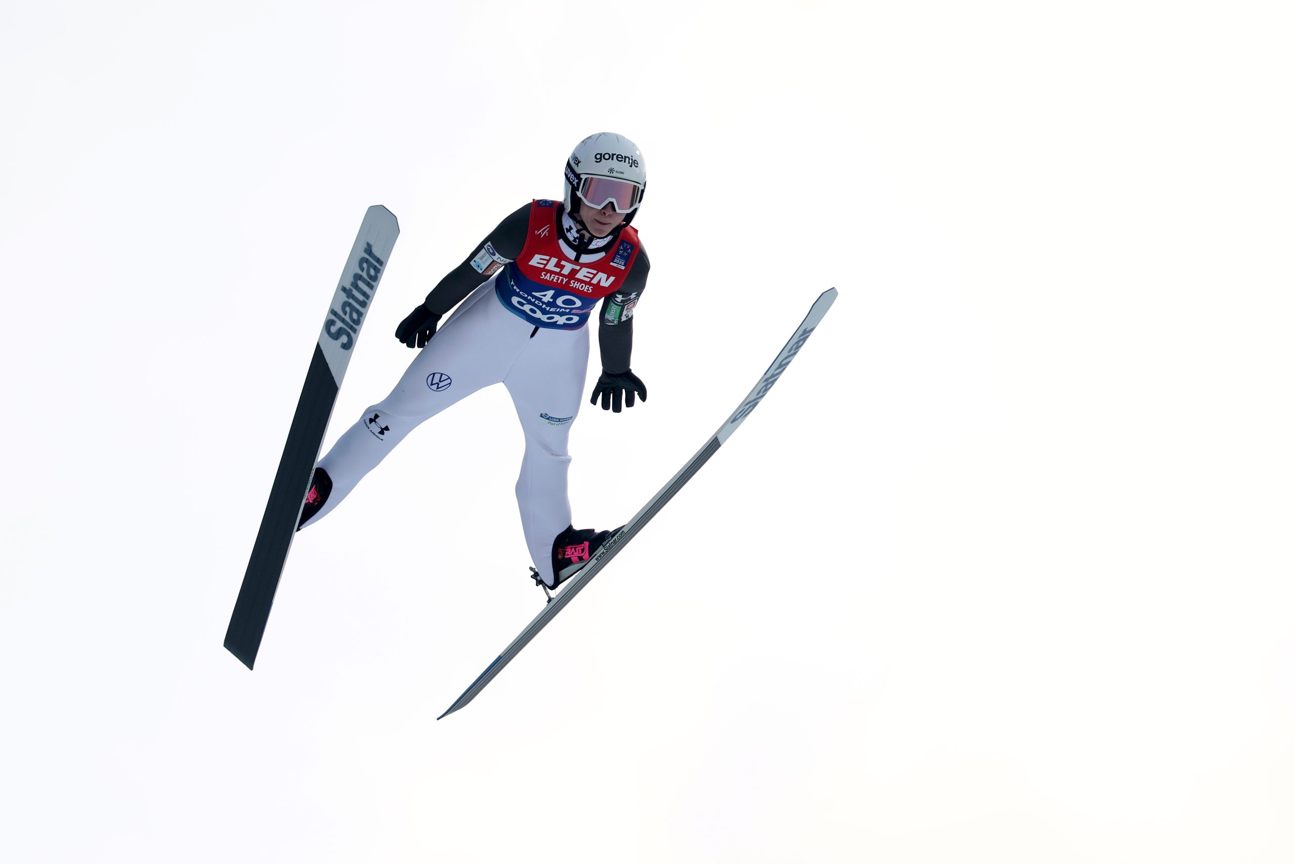 Nika Prevc arrasa en Lahti y conquista su decimoquinta victoria de la temporada