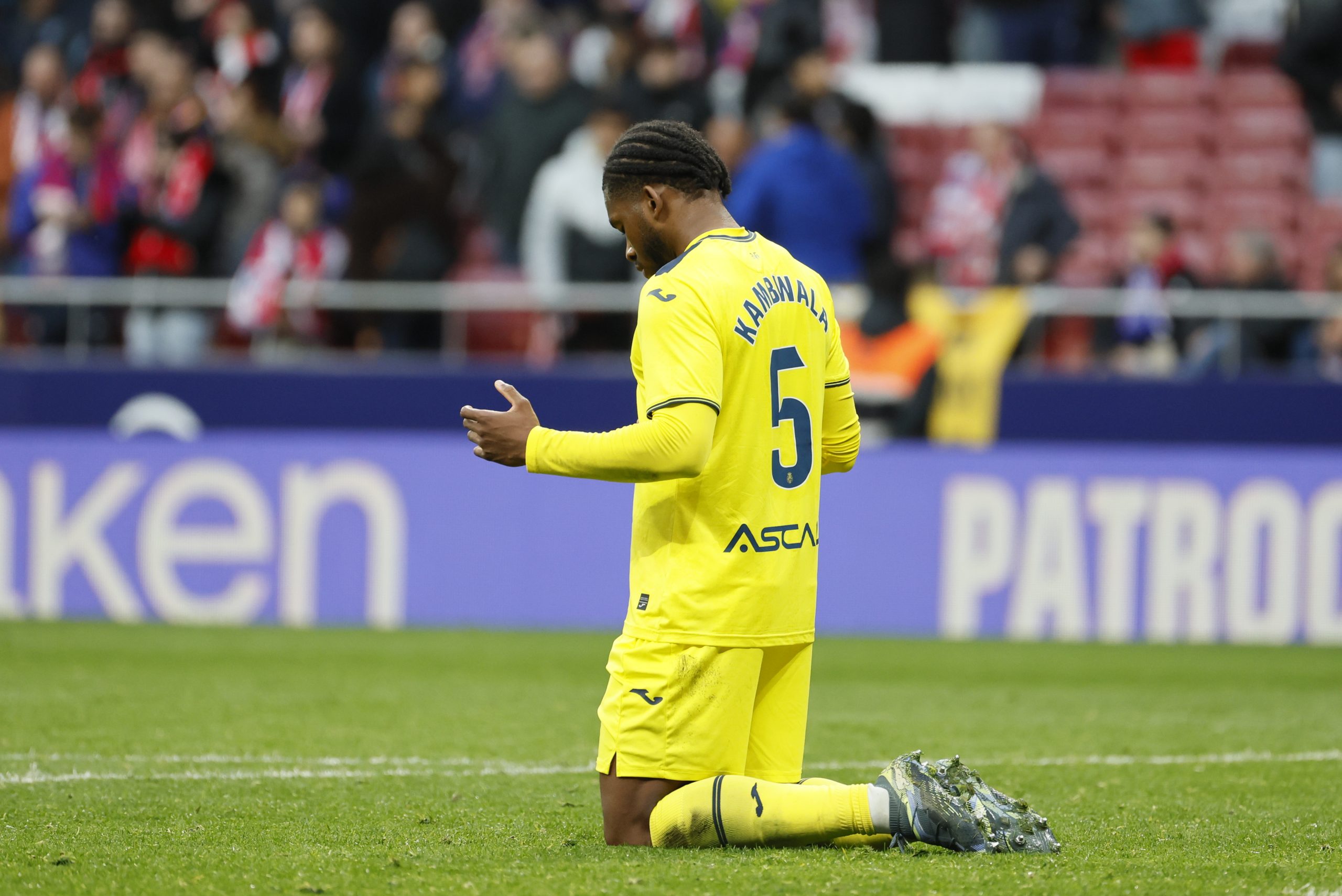 Willy Kambwala vuelve al Villarreal tras siete meses de ausencia