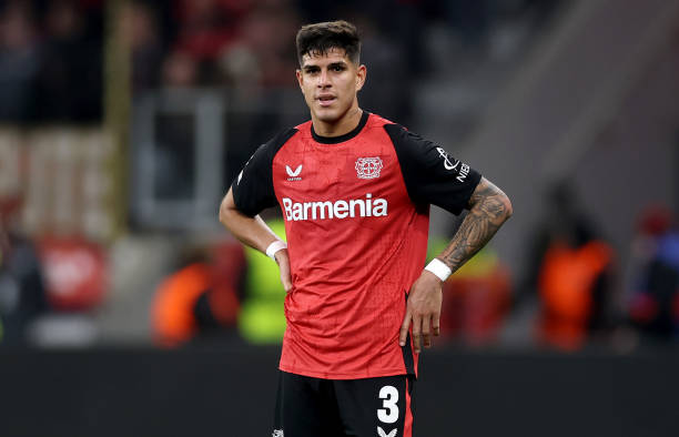 El Dulce Secreto de Hincapié: Más Allá de los Lujos en el Fútbol de Élite