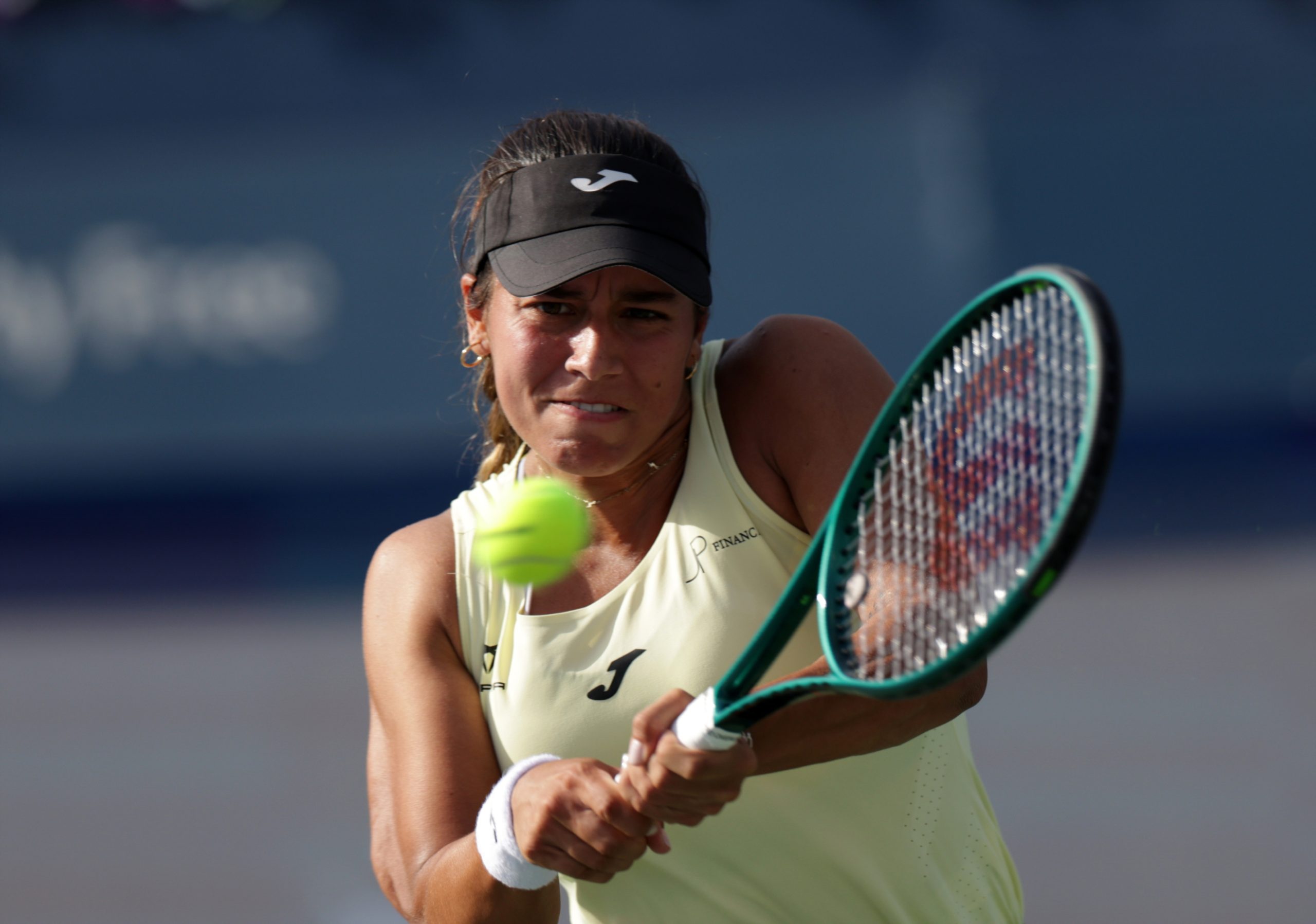 Jessica Bouzas cae en Indian Wells ante la firme Linda Noskova