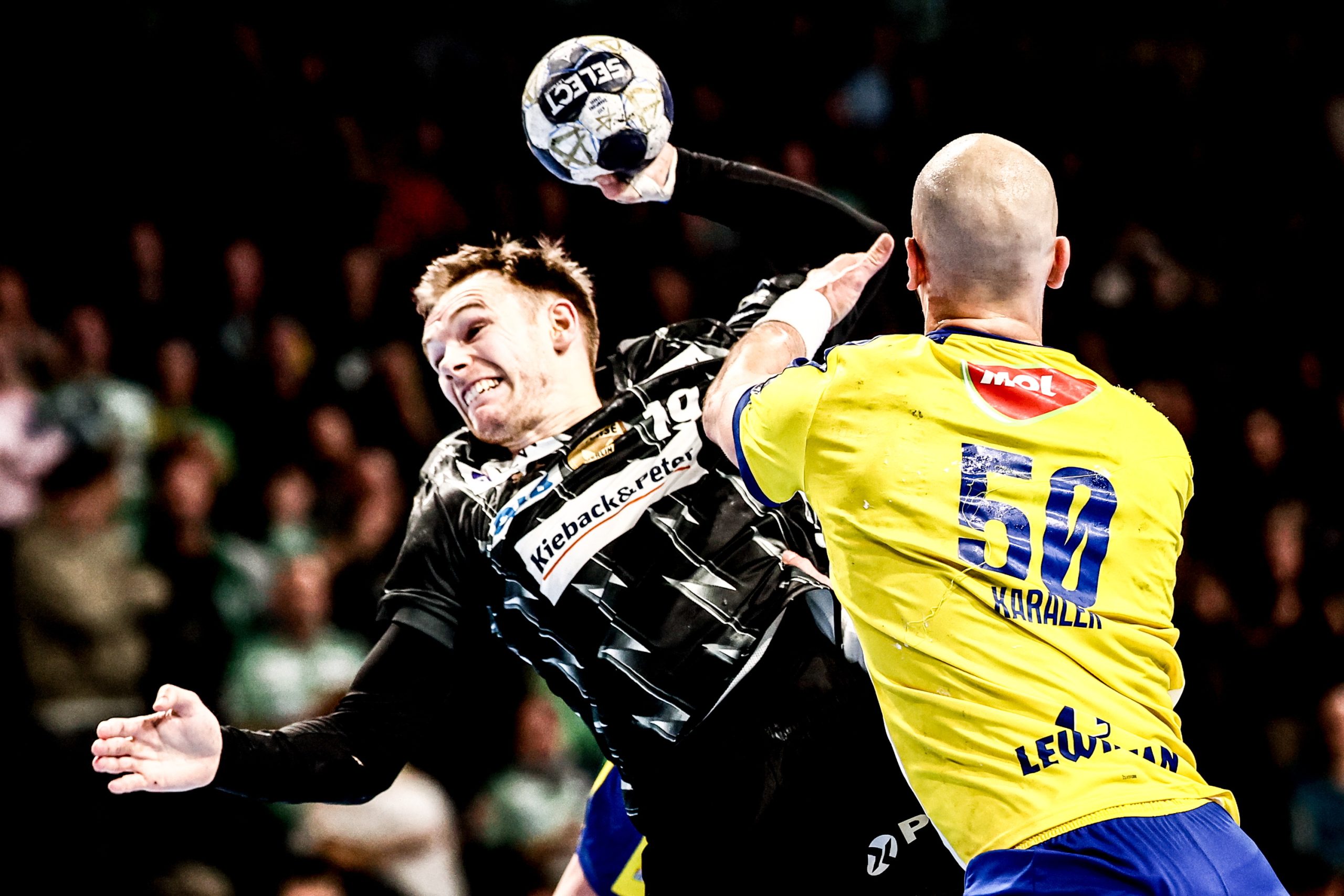 ¡El trofeo de la Bundesliga de balonmano aparece misteriosamente en el sótano del Füchse Berlín!