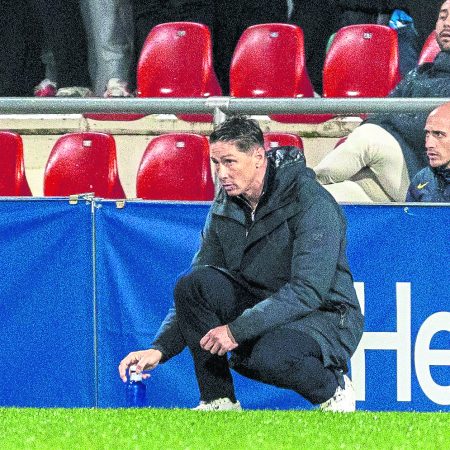 El Fútbol Español en Vilo: Partidos Clave y Lucha por el Playoff en la Jornada