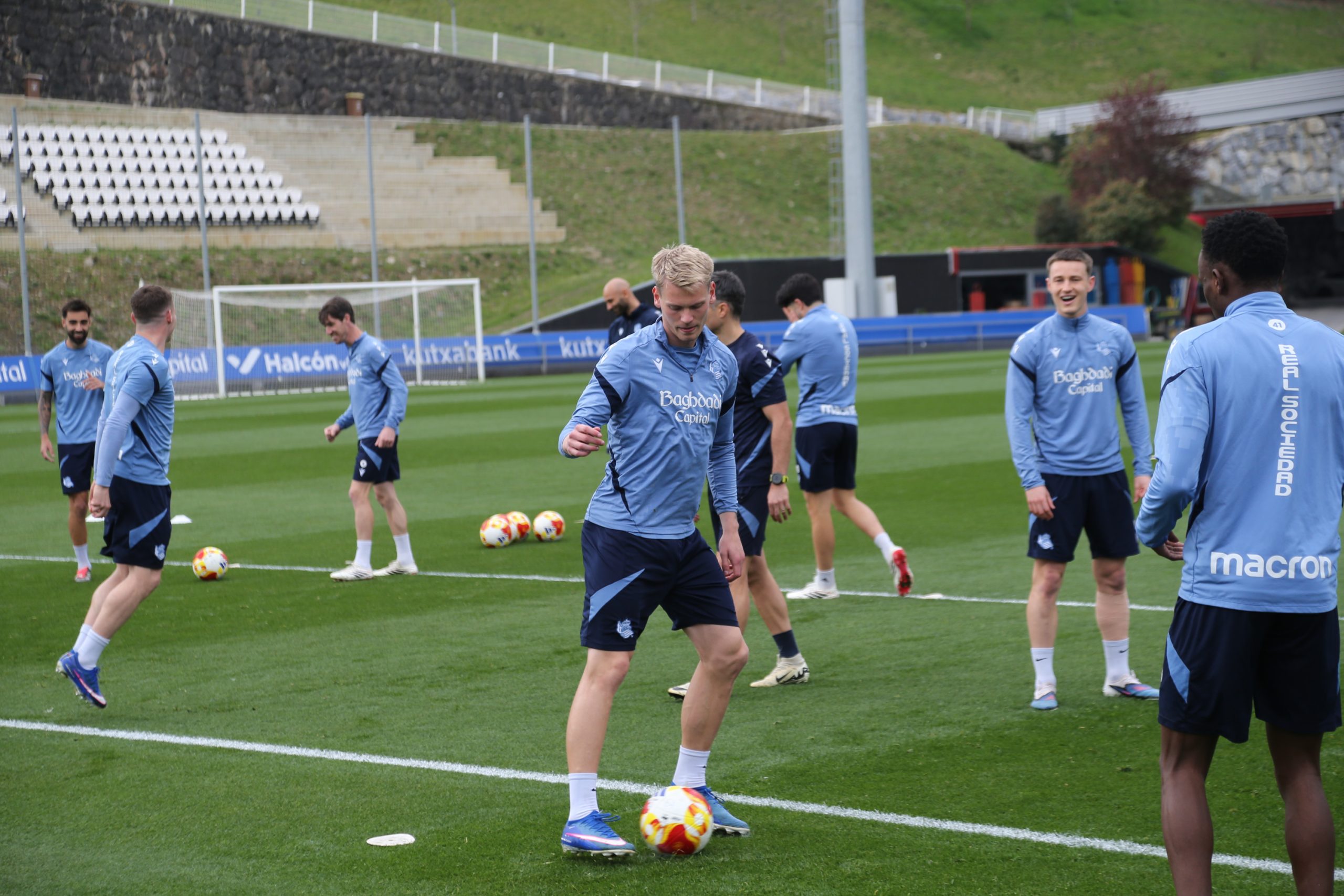El derbi de Anoeta: Mucho más que un partido en tiempos convulsos
