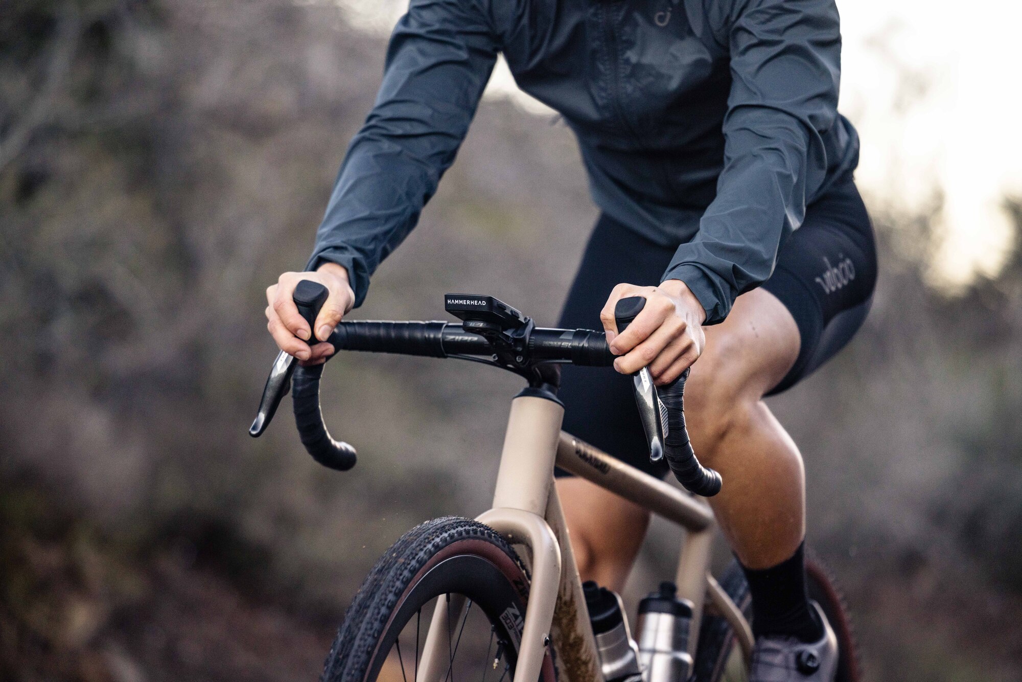 ¿Por qué es crucial la alineación de la rodilla al pedalear? Consejos para mejorar tu técnica en bici