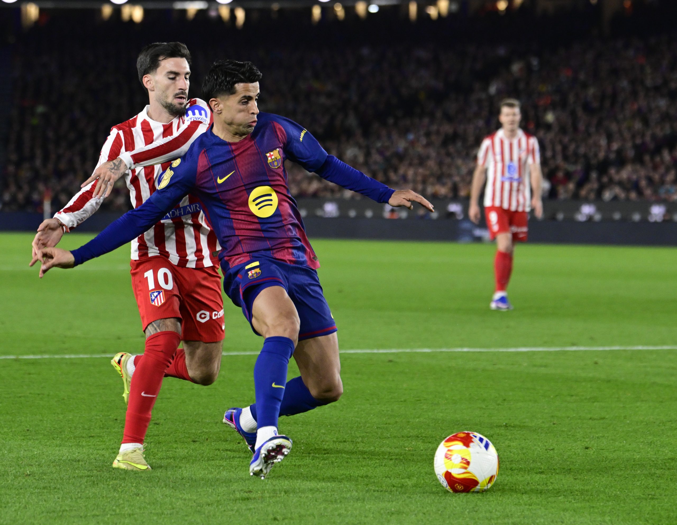 Cancelo: El Comodín que No Estaba en los Planes y Salvó al Barça