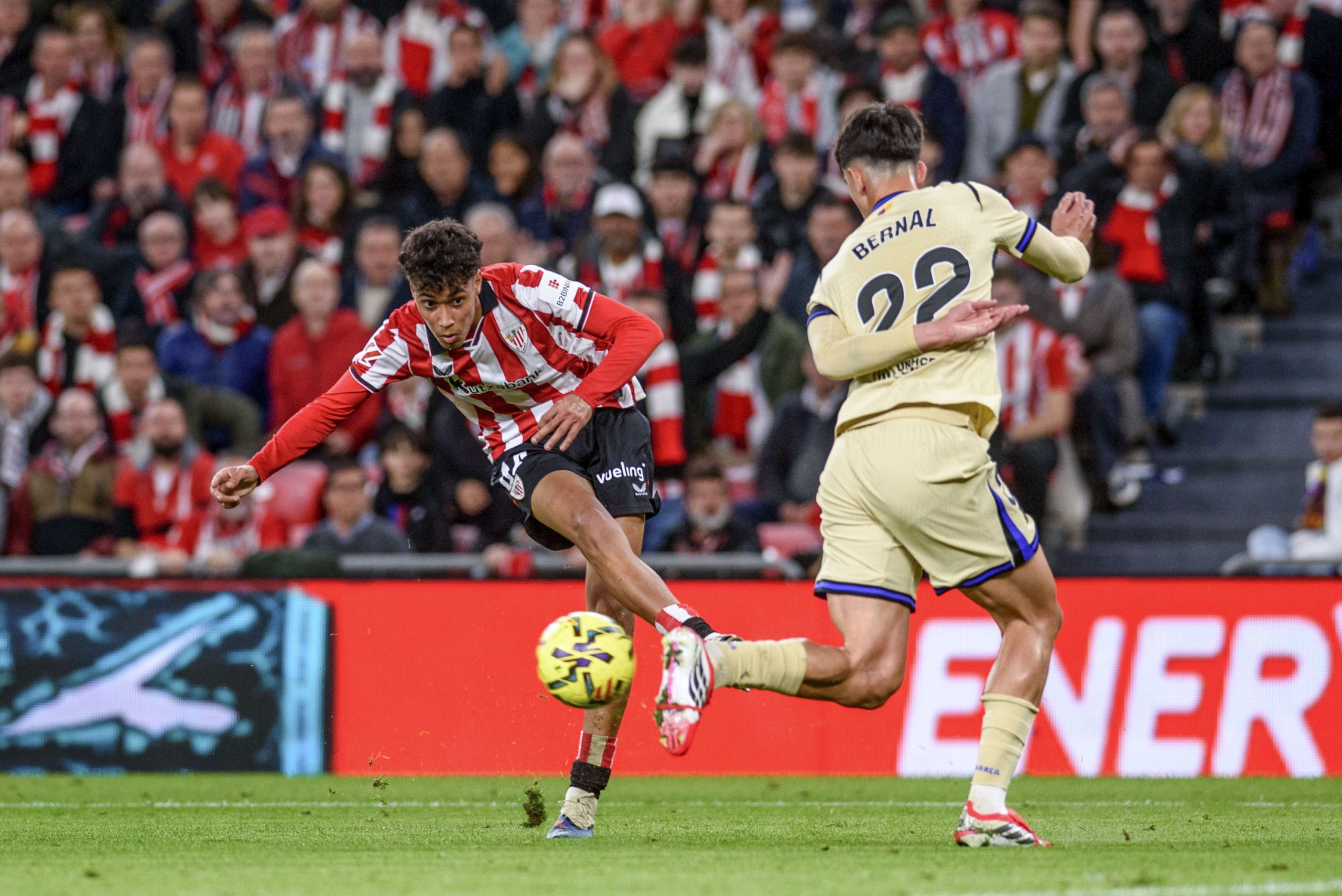Marc Bernal desafía el malestar y brilla en San Mamés