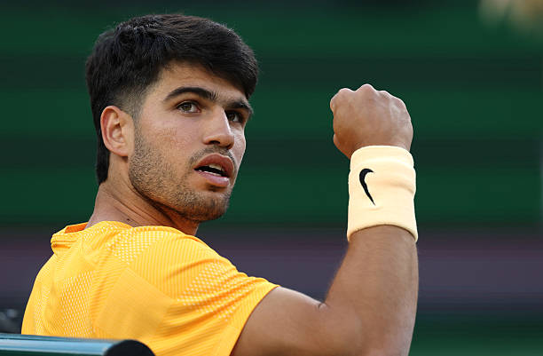 Carlos Alcaraz Arrasa en Indian Wells y Enciende el Debate en el Tenis Profesional