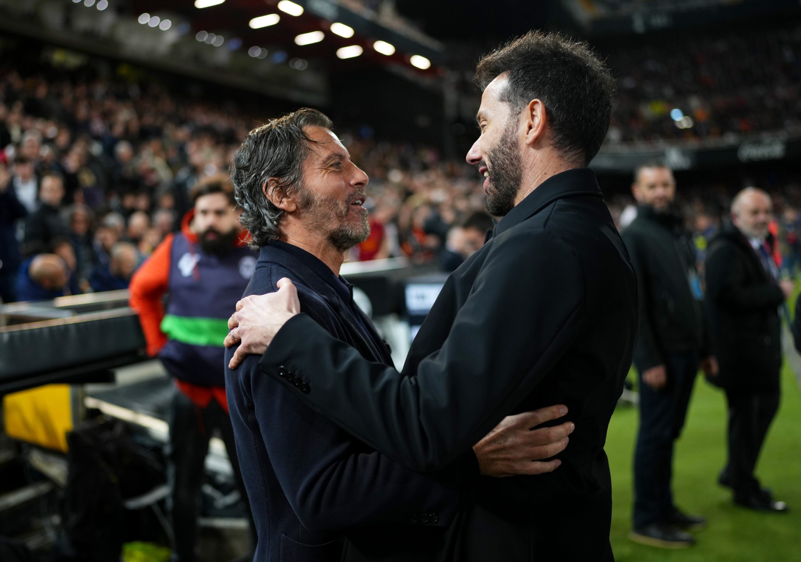 El Valencia resurge con fe en un duelo épico contra el Alavés